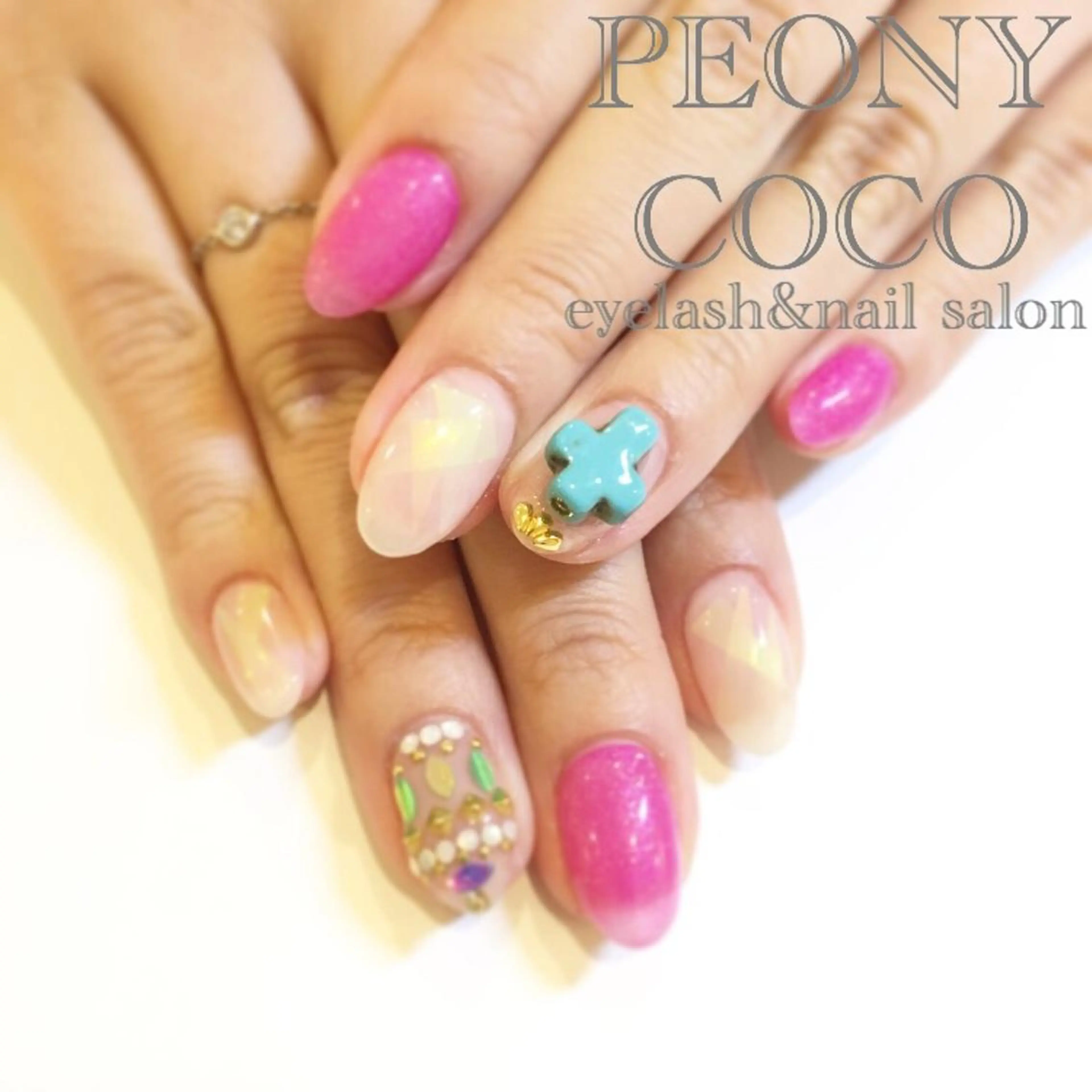 ミディアム ネイル マツエク・マツパ ジェルネイル STELLA 大西南帆のマツエク・マツパデザイン