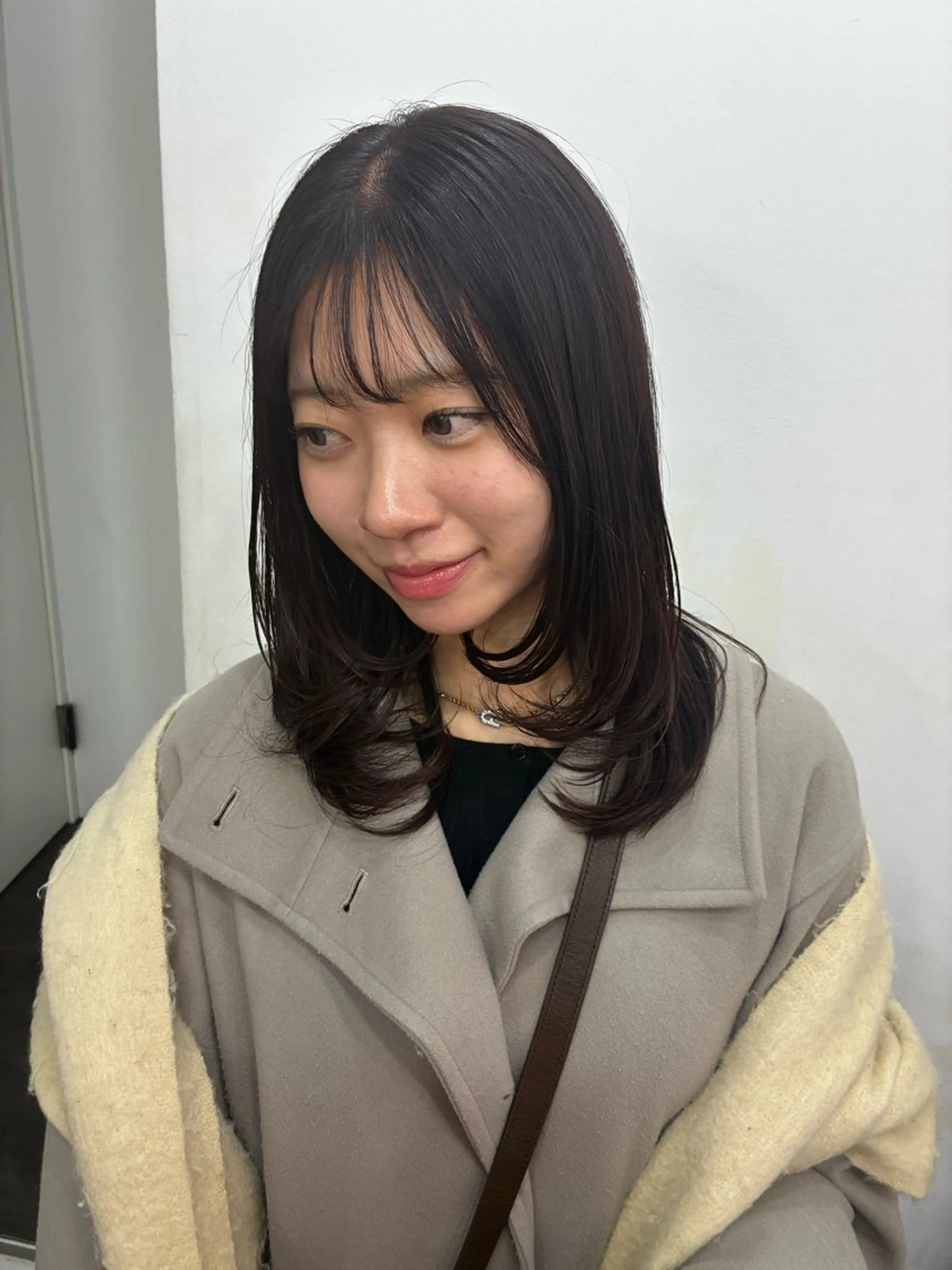 ミディアム カラー ヘアカラー トリートメント 佐藤 芽衣のヘアスタイル