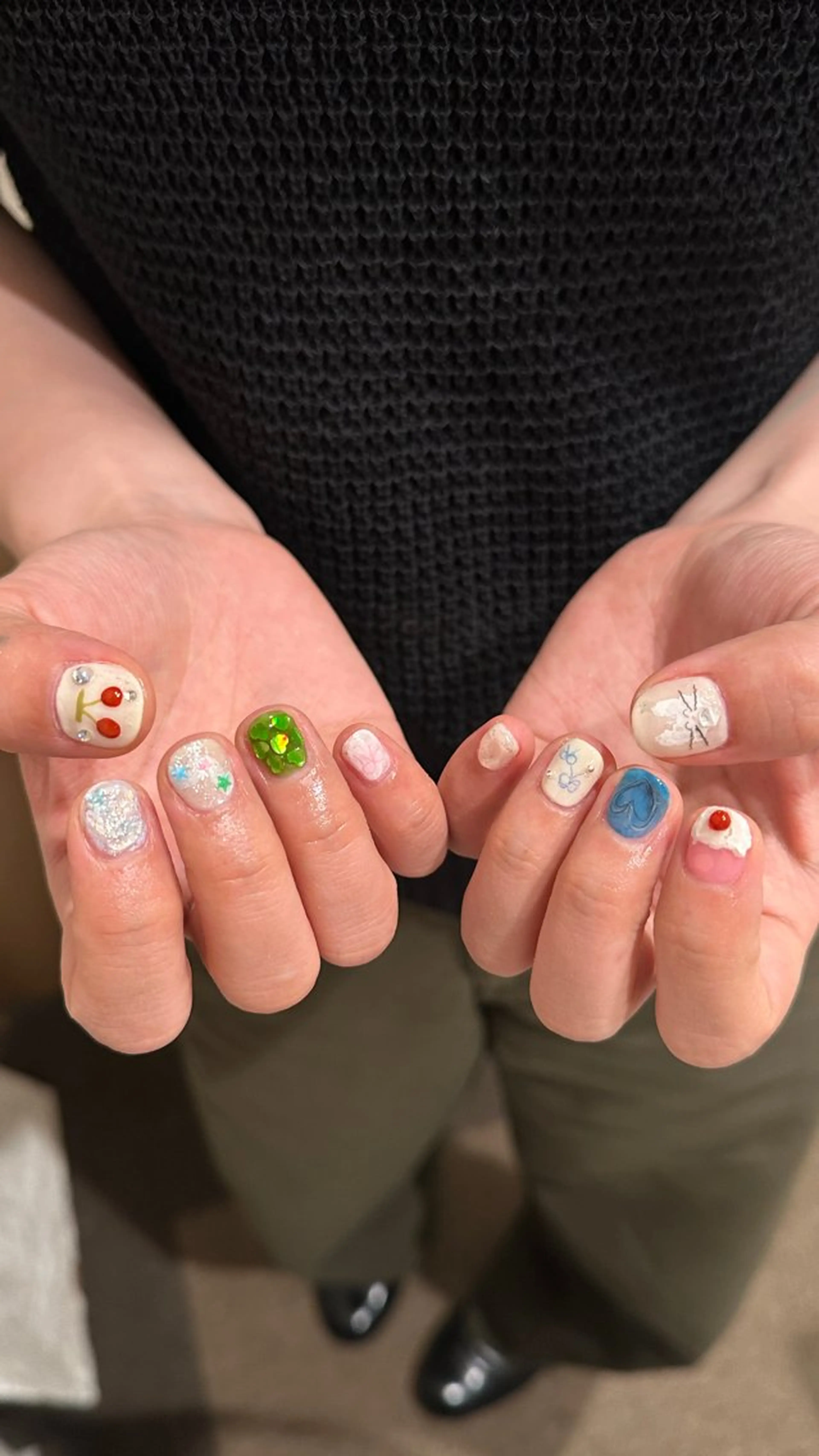 ネイル ハンドネイル 🎀 Hiyubi._.nail 🫧所属・🎀フェイ フェイ🫧💗のネイルデザイン