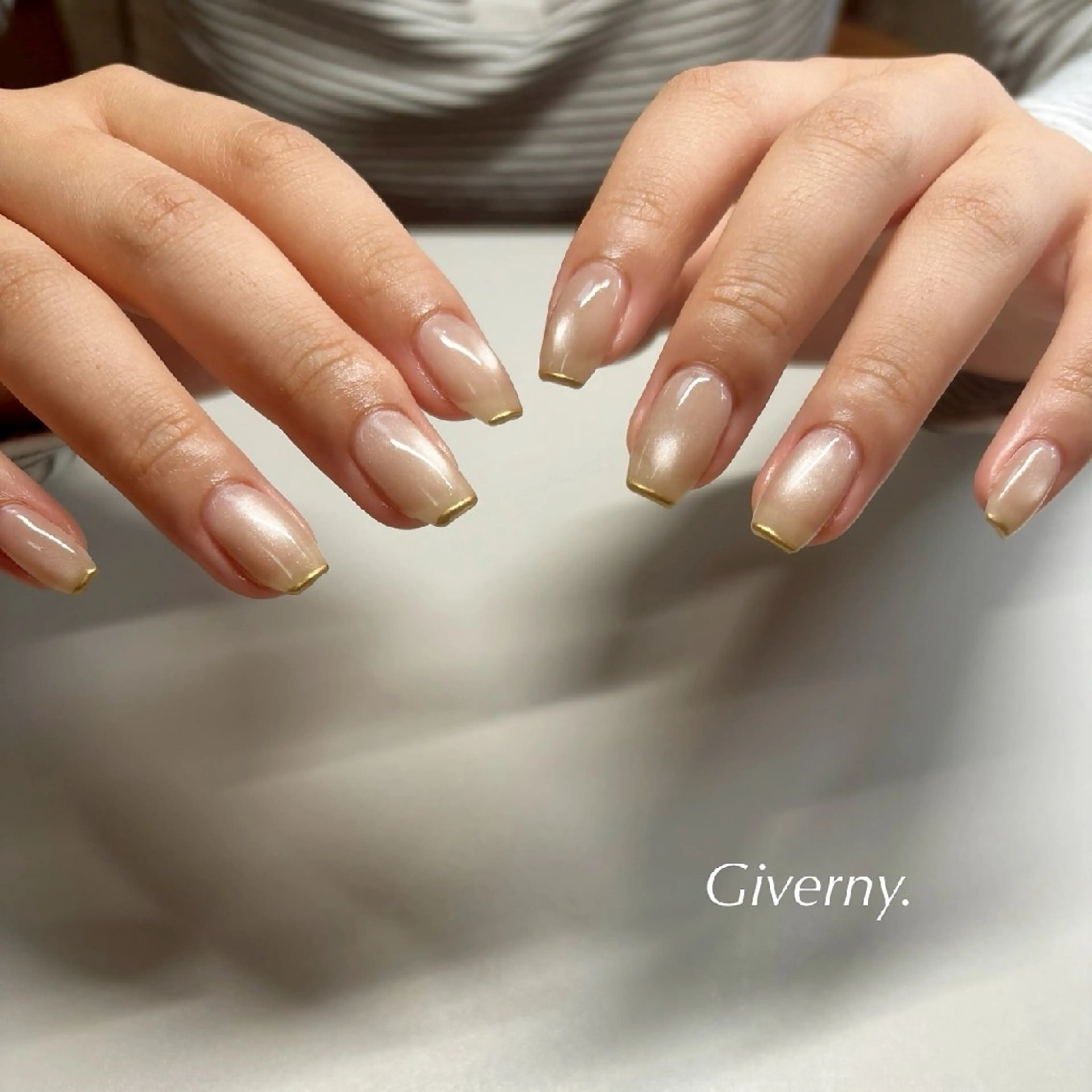 ネイル マグネットネイル ミラーネイル ハンドネイル Giverny .のネイルデザイン