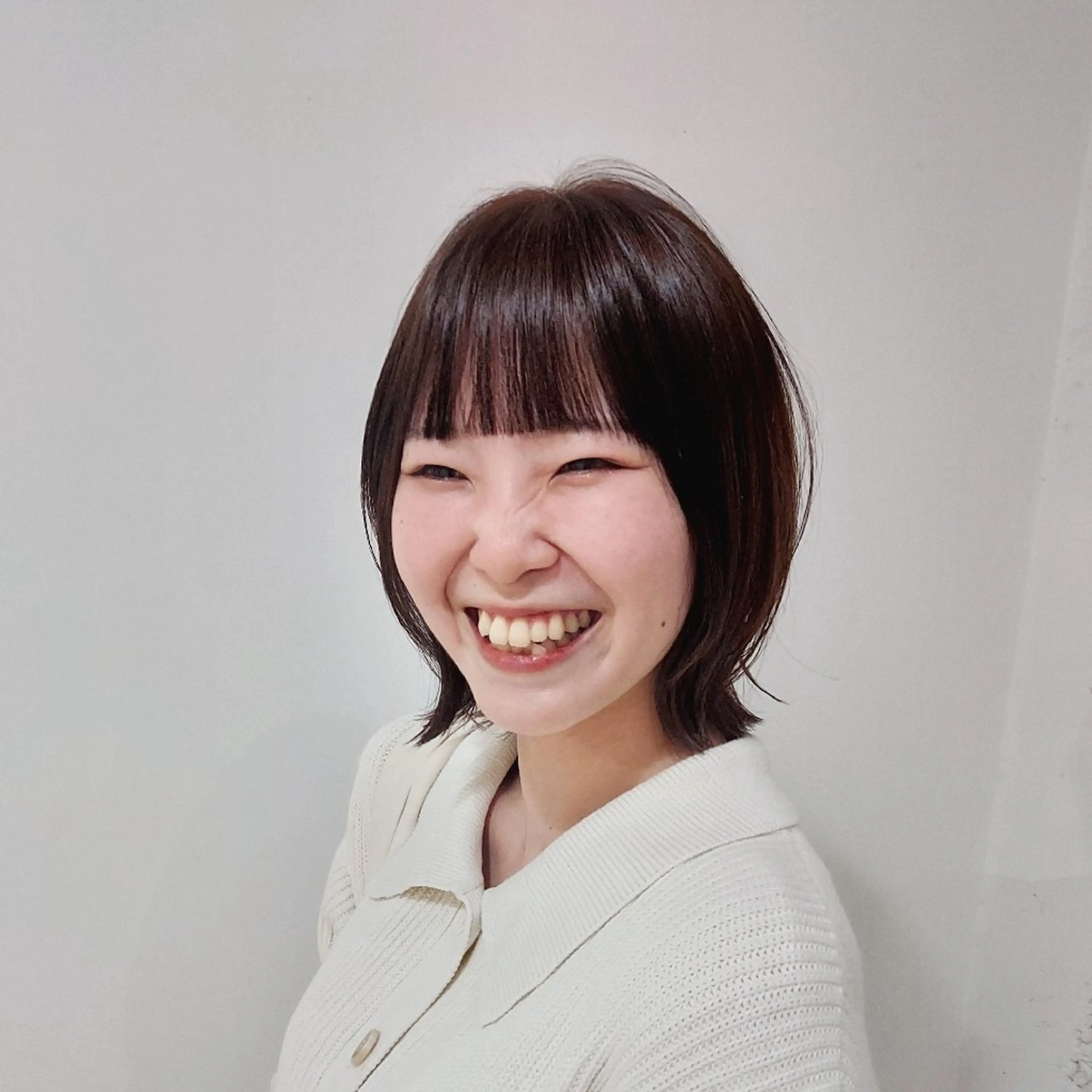 ミディアム カラー ボブ 外ハネヘア 樋口 千尋のヘアスタイル