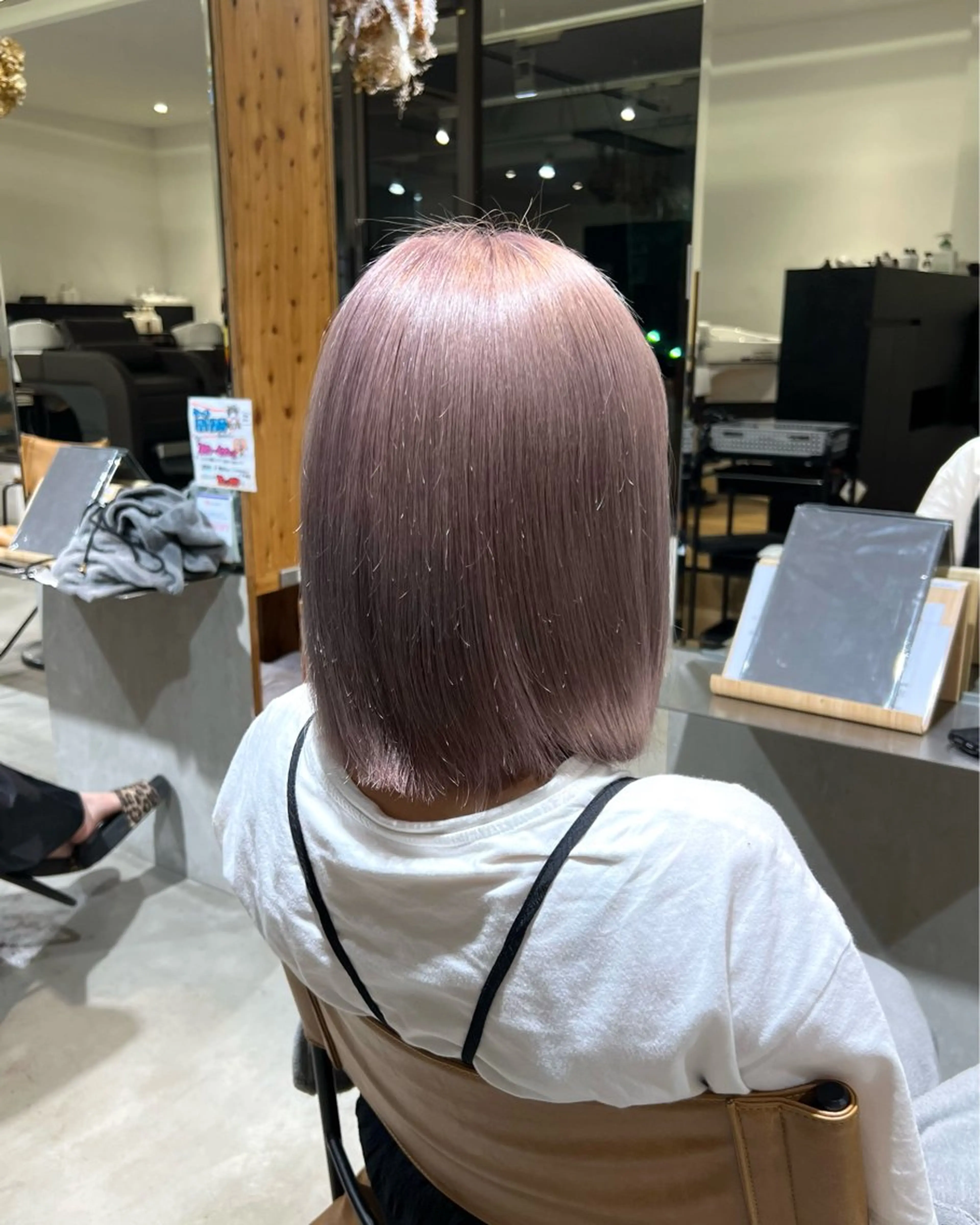 ミディアム カラー 小木曽 里華のヘアスタイル