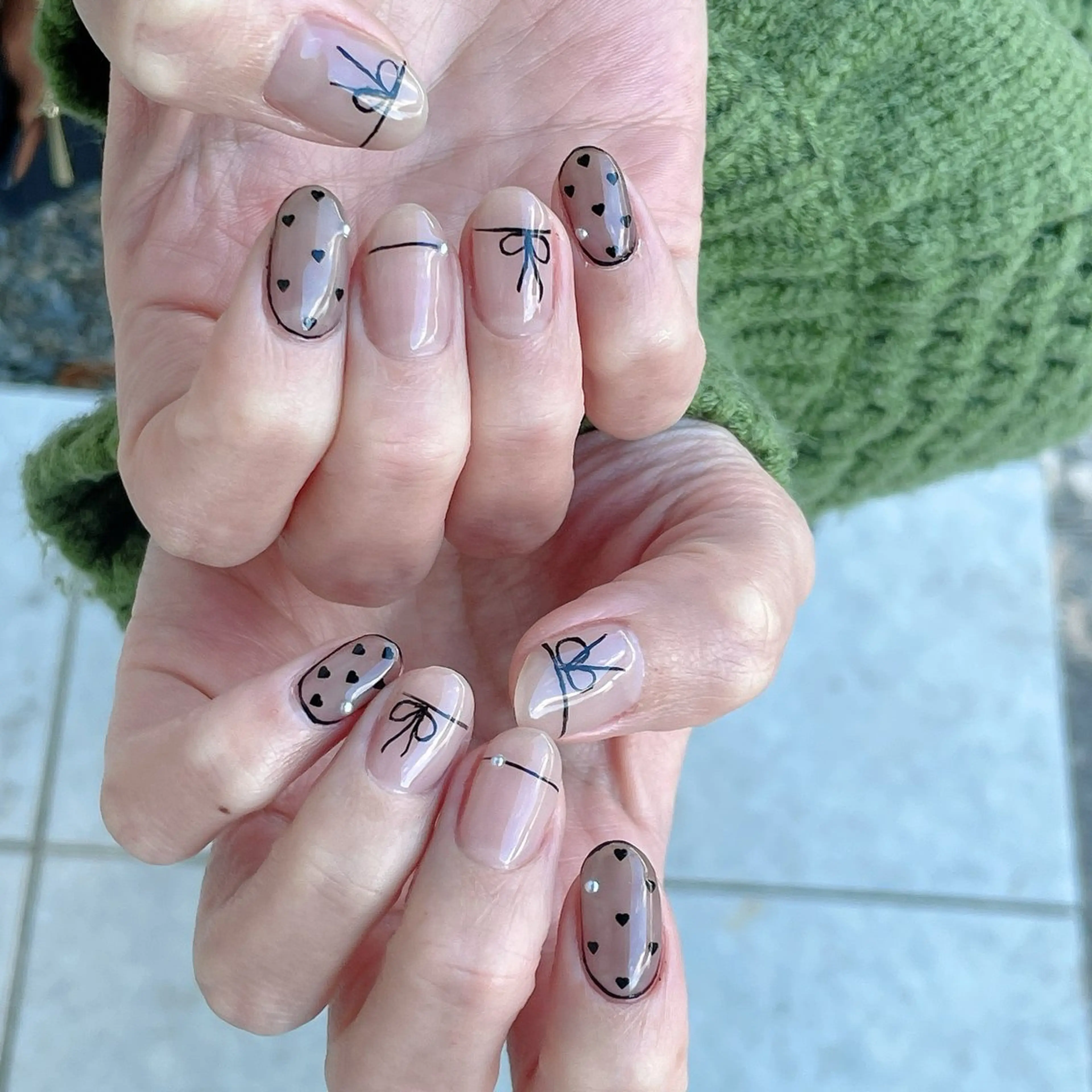 ネイル ハート リボン バレンタイン ハンドネイル amulet TOMOMIのネイルデザイン