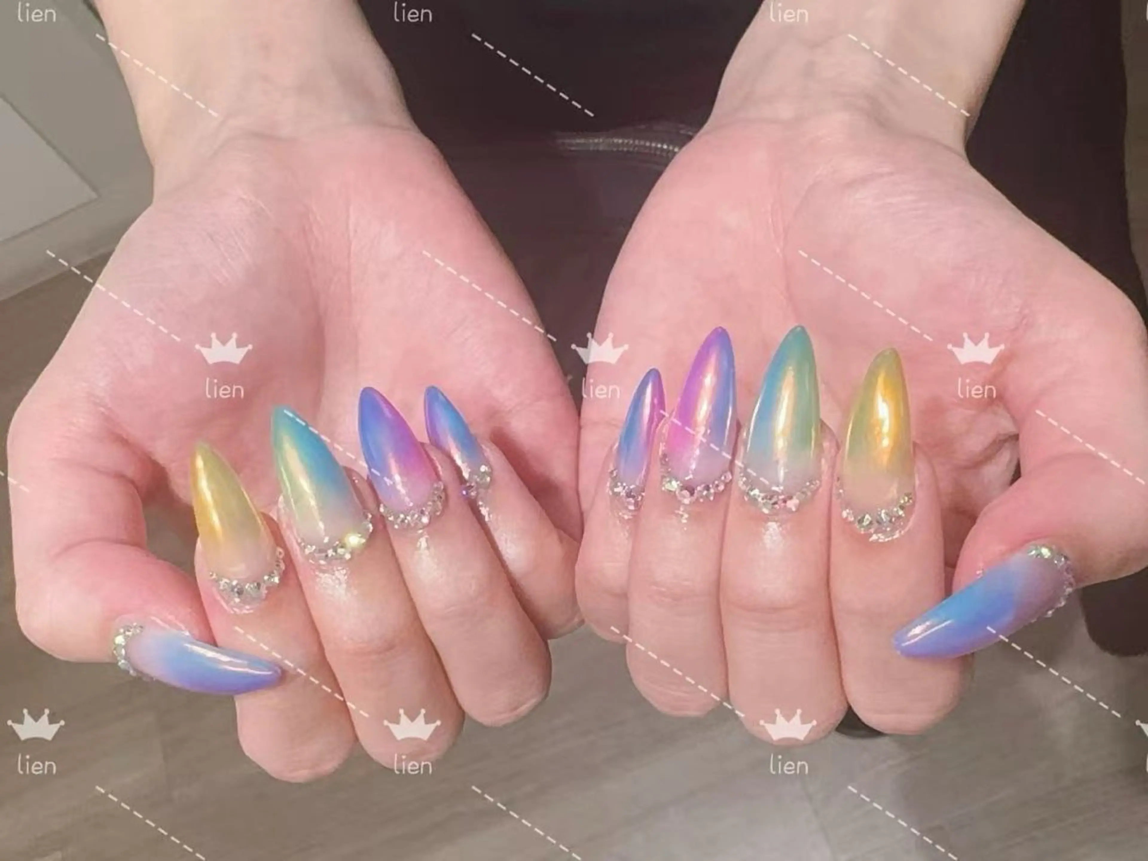 チップ長さだし10本➕120分ジェルやり放題（オフ込み) ❤️スートンとシール付け放題❤️華やかパーツ2個無料❤️の写真