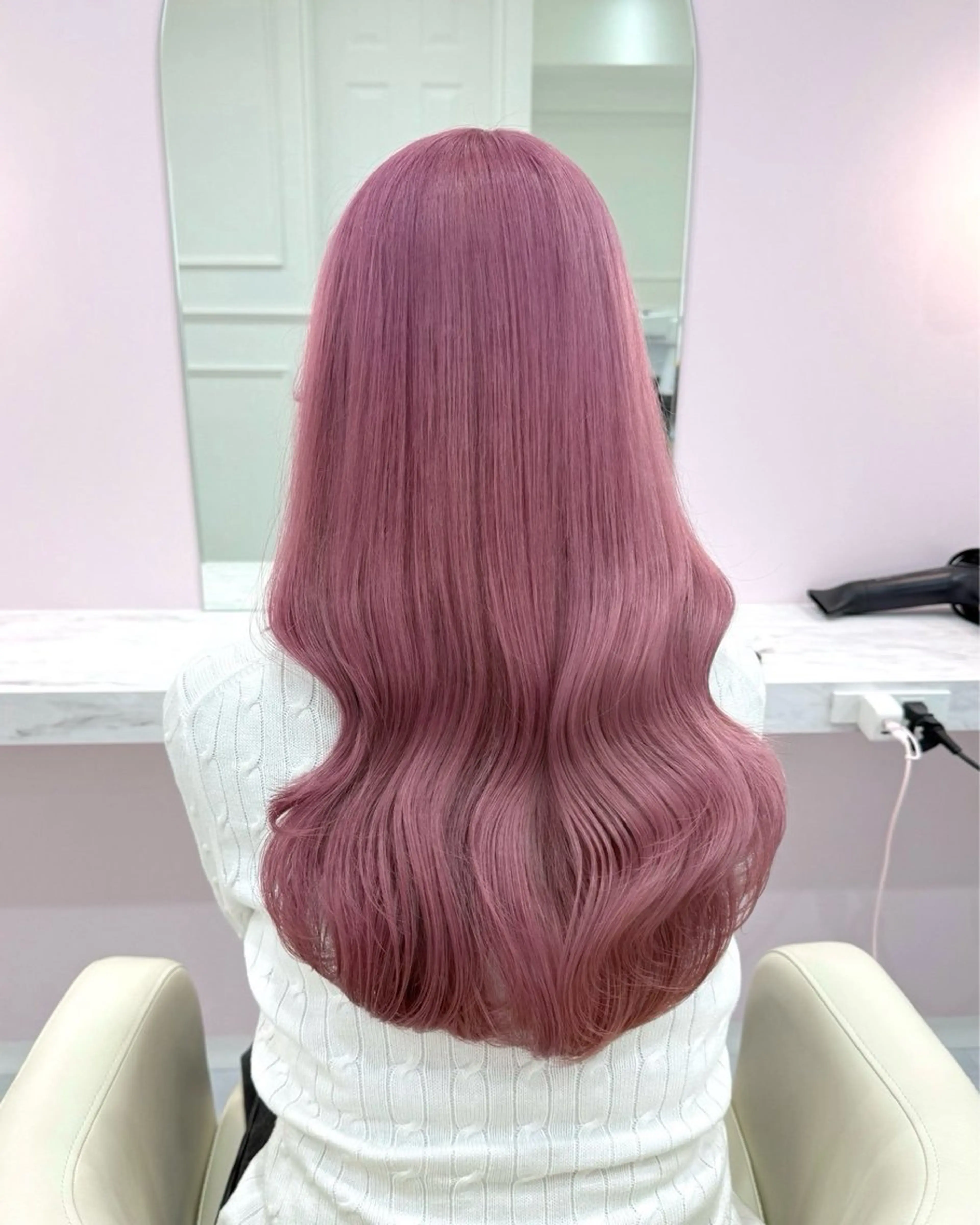 ロング カラー ブリーチ 透明感カラー ハイトーンカラー ラベンダーカラー ラベンダーピンク ヘアカラー ハイトーンカラー💞 くるみ🎀のヘアスタイル