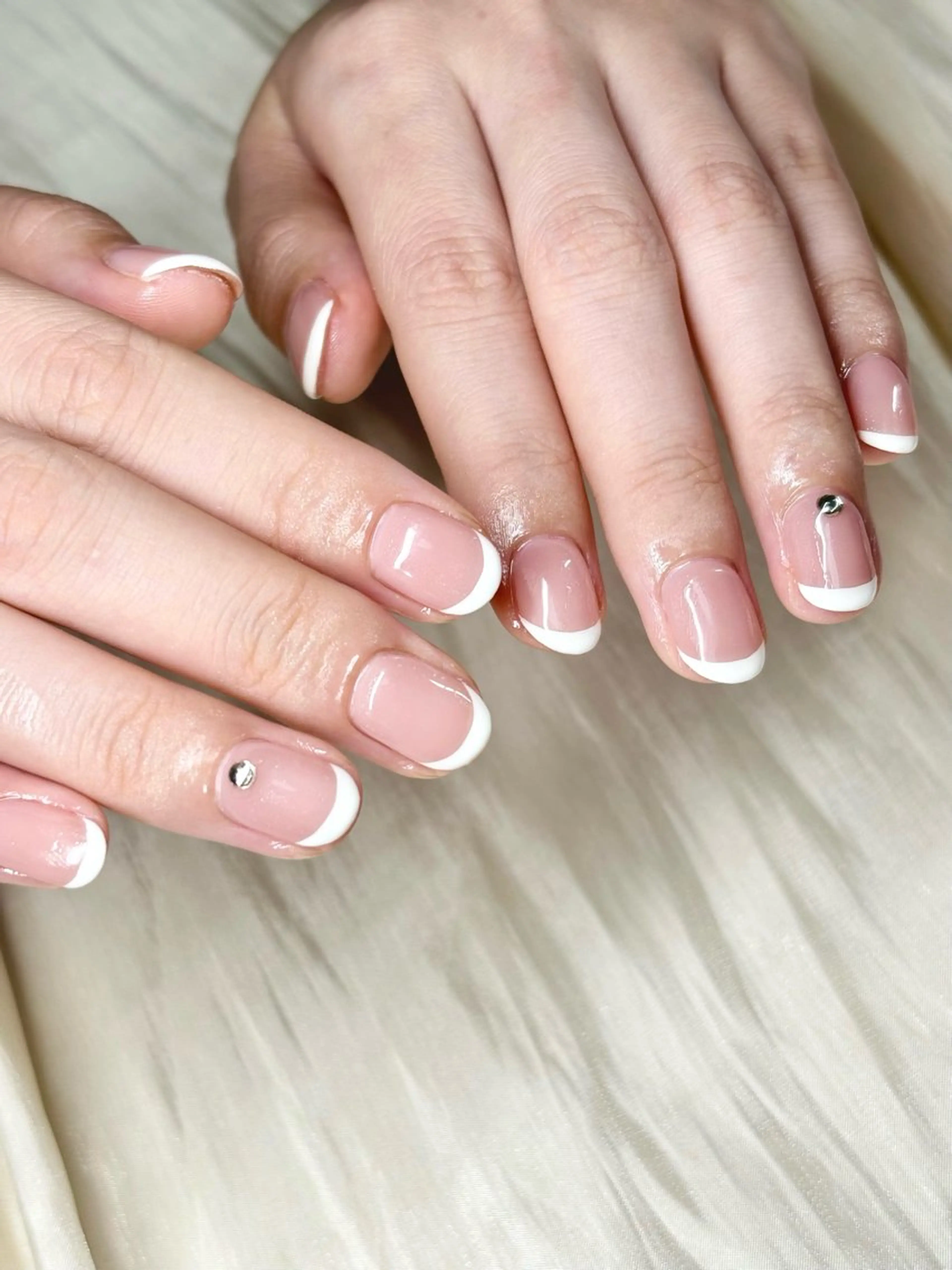 ネイル フレンチネイル ハンドネイル ハンドケア ETE LUNA NAILのネイルデザイン