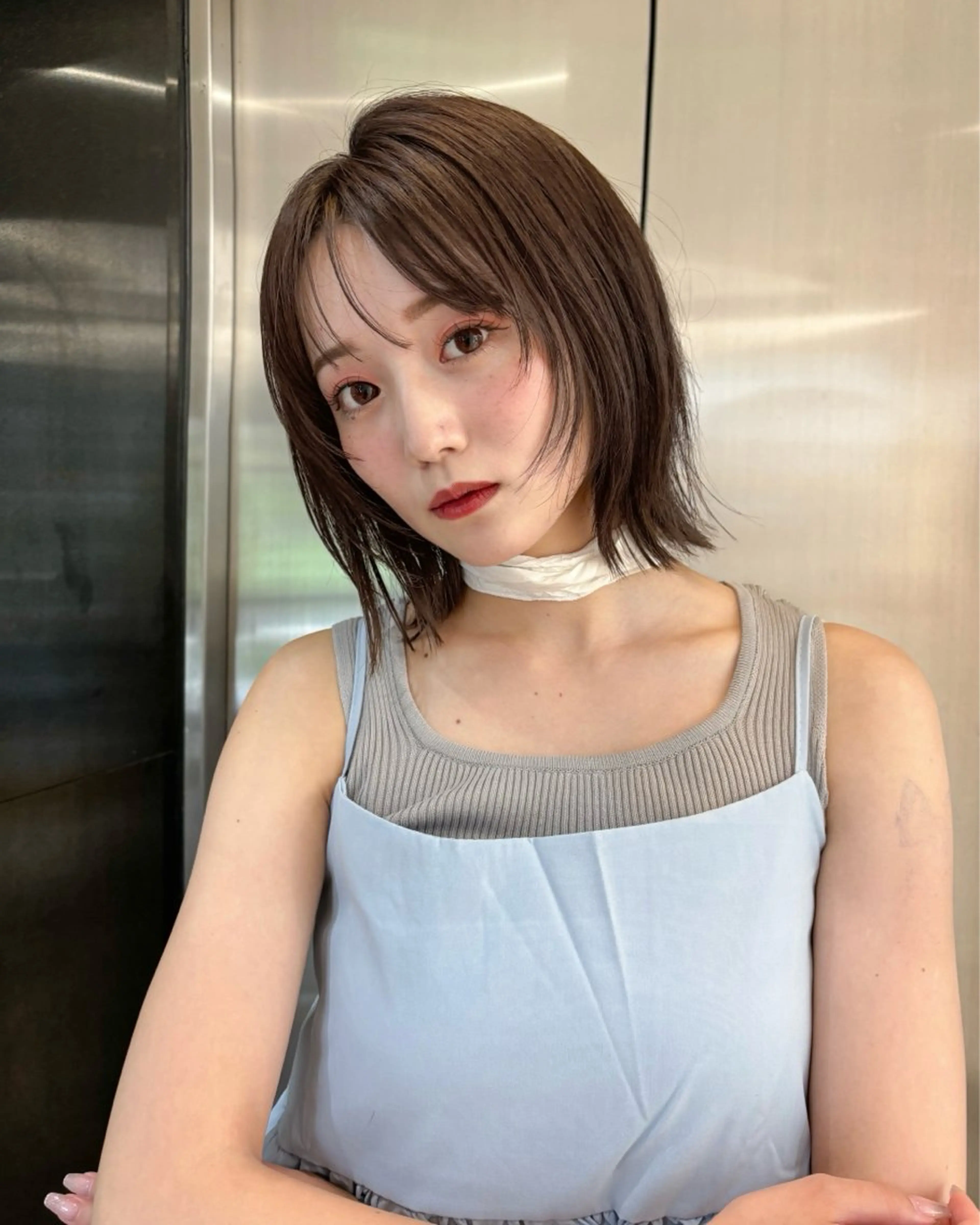 ショート カラー レイヤーカット 脇野 茉優のヘアスタイル