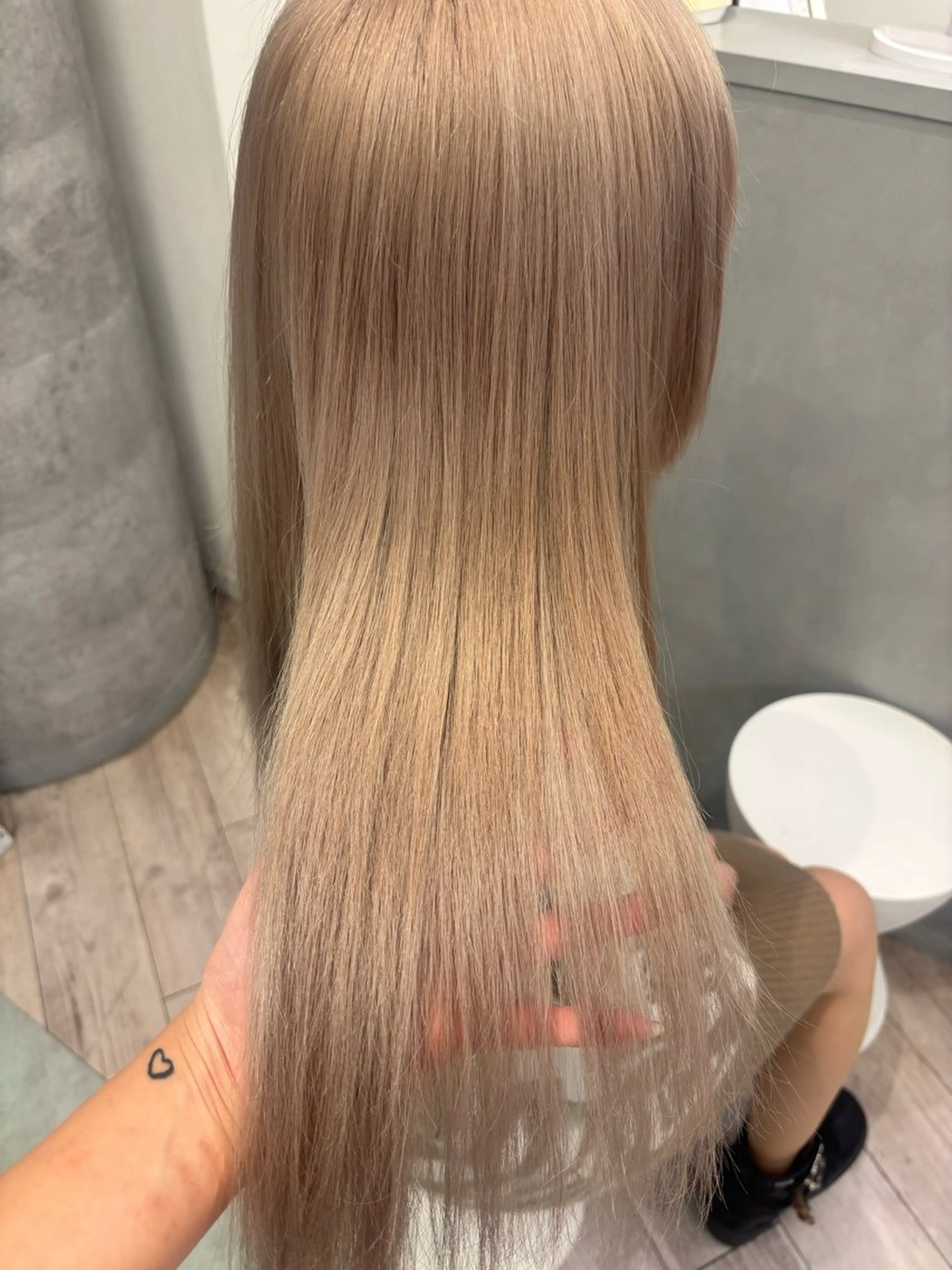 カラー loob Tokyo Arisa❤︎†のヘアスタイル