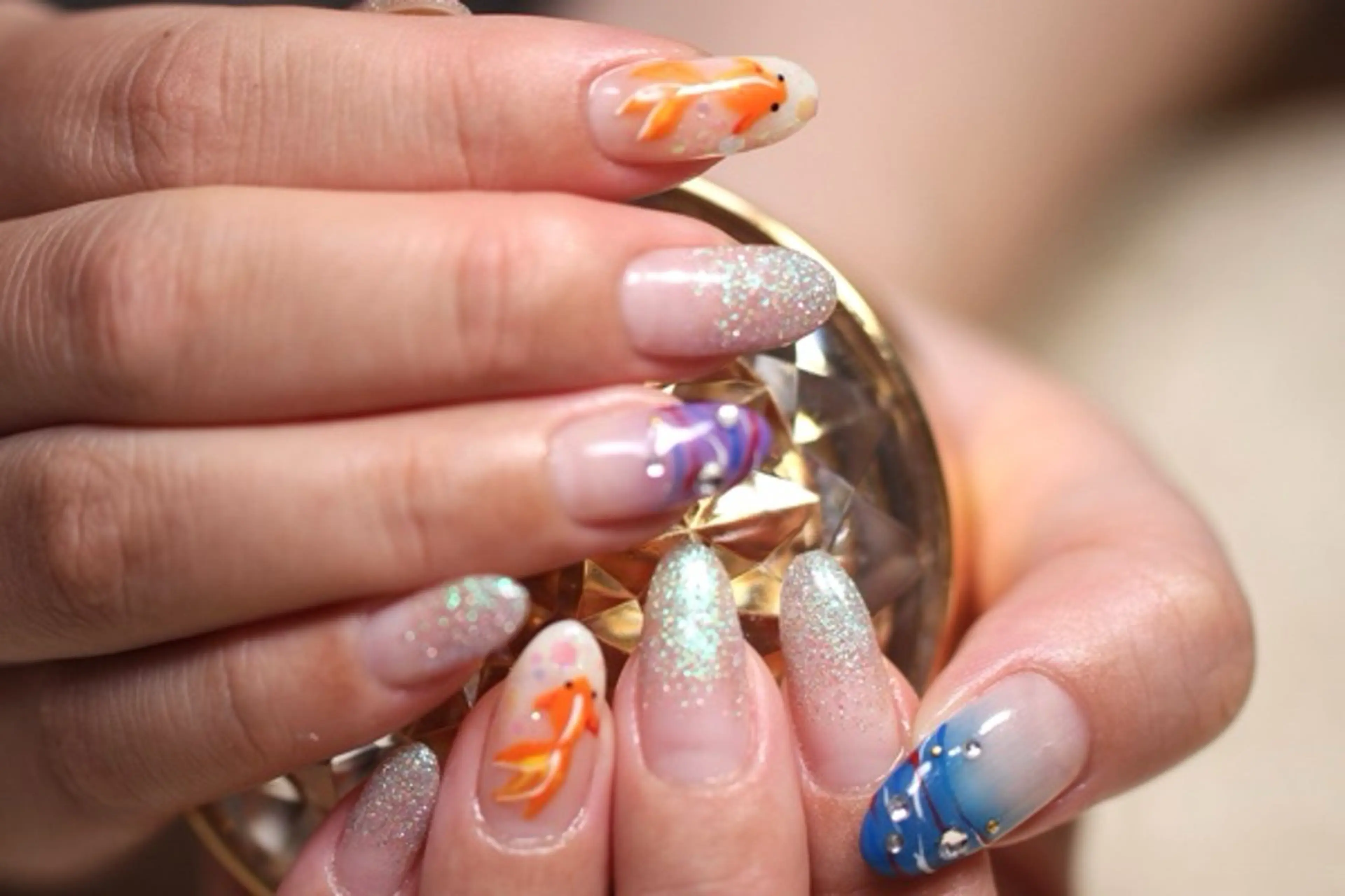 ネイル アートネイル フラッシュネイル ジェルネイル ヨーヨーネイル しみ えんのネイルデザイン