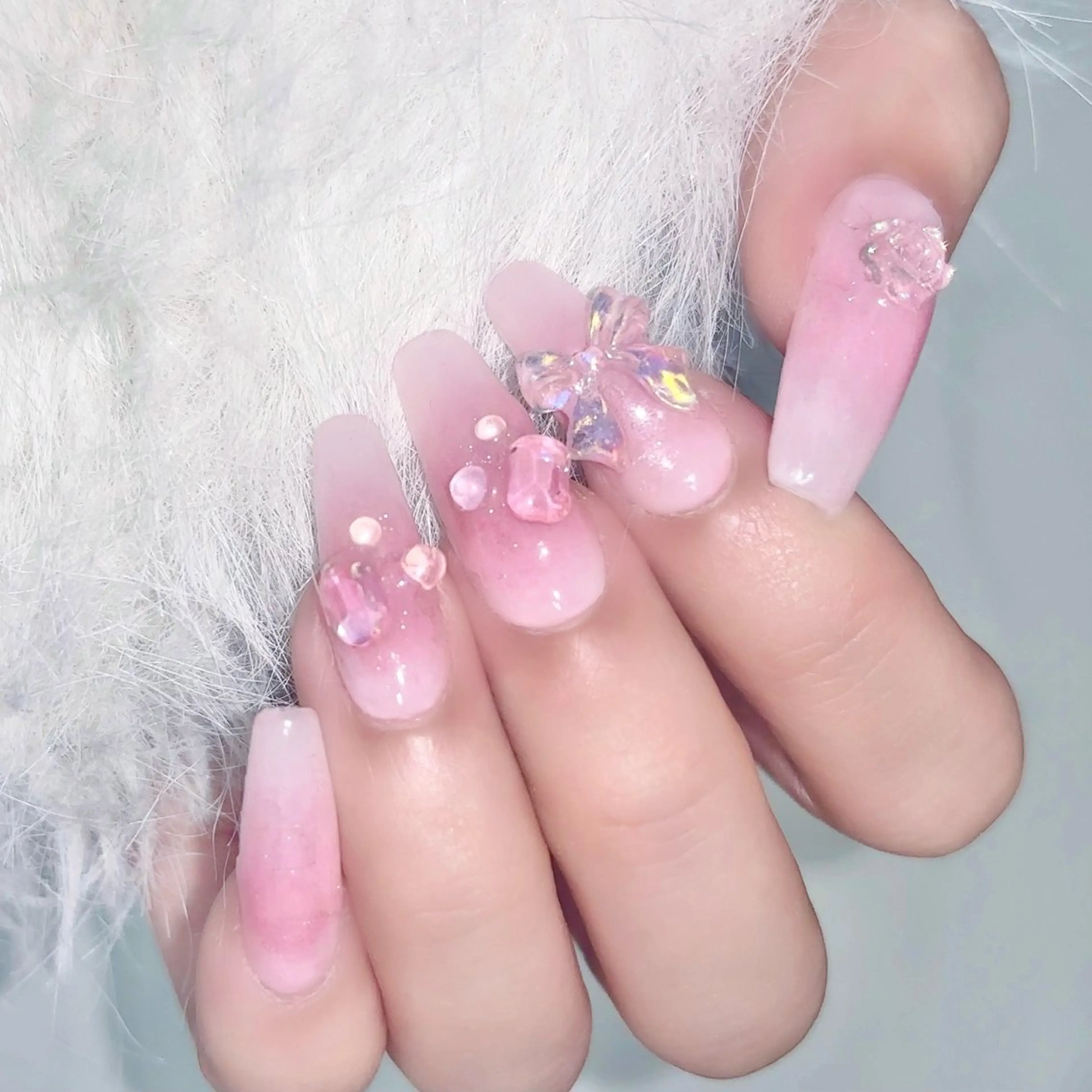 ネイル チークネイル 長さ出し 韓国ネイル 持ち込み リボン ハンドネイル バストアップサロン LUNAのネイルデザイン