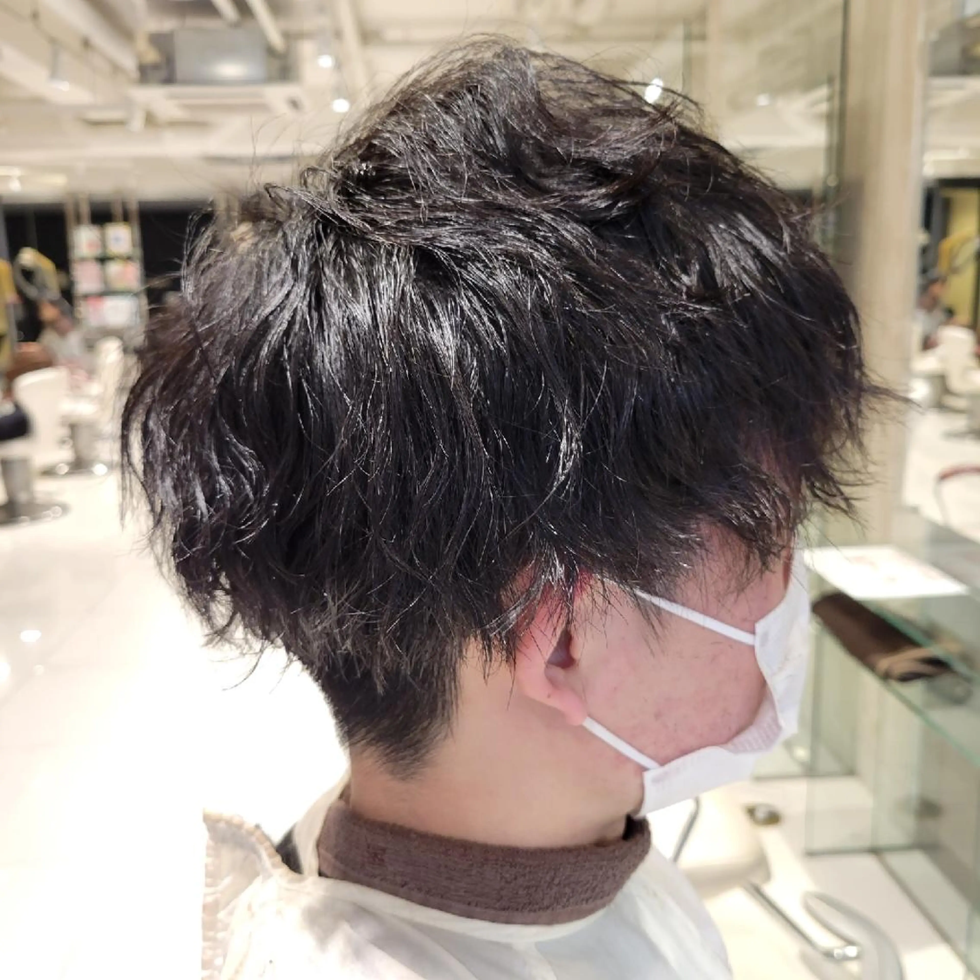 ミディアム パーマ ミディアムパーマ スパイラルパーマ パーマ 韓国風パーマ、白髪ぼ かし　マキノタカユキのヘアスタイル