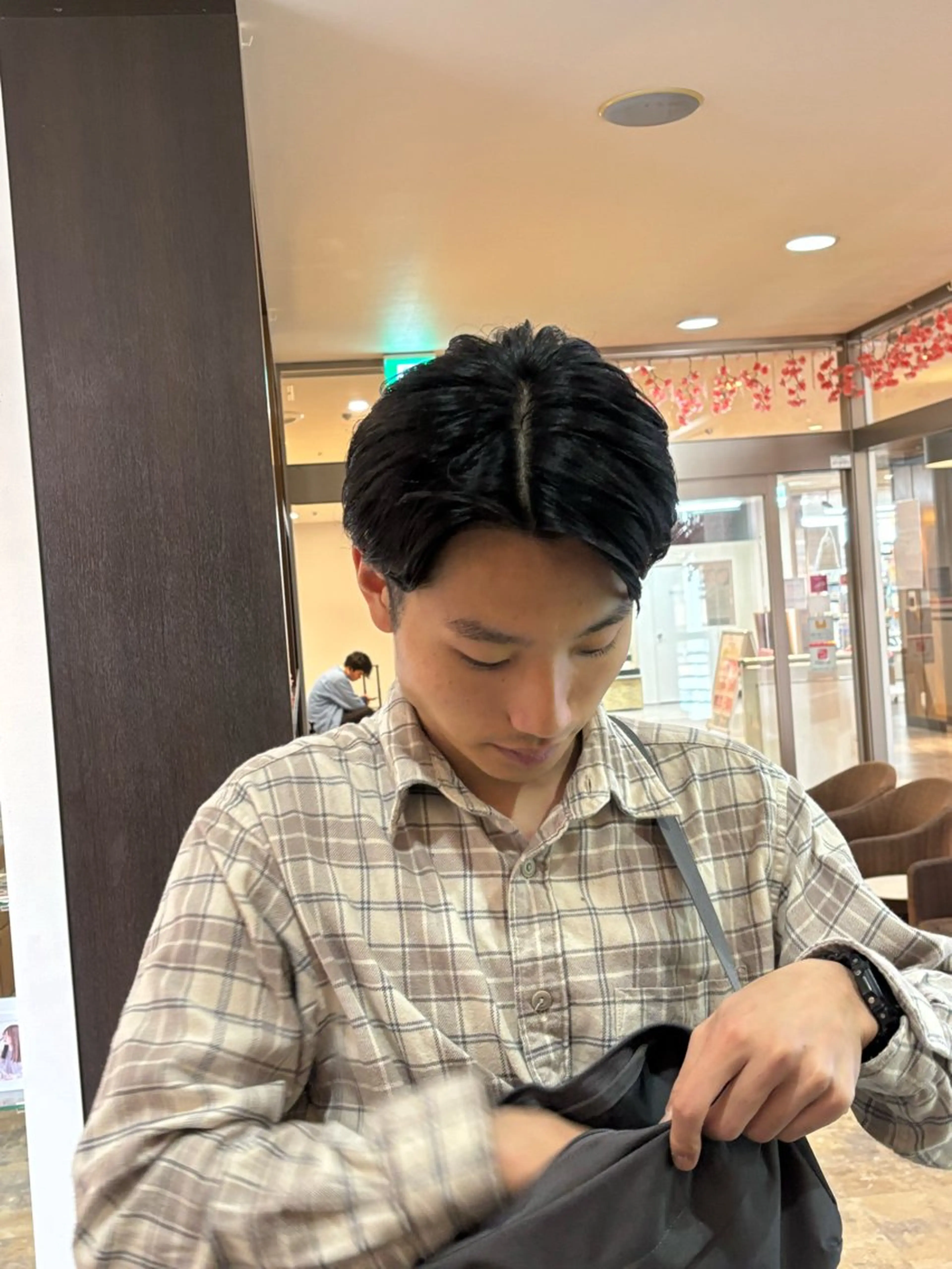 メンズ センターパート 本堂 悠斗のヘアスタイル