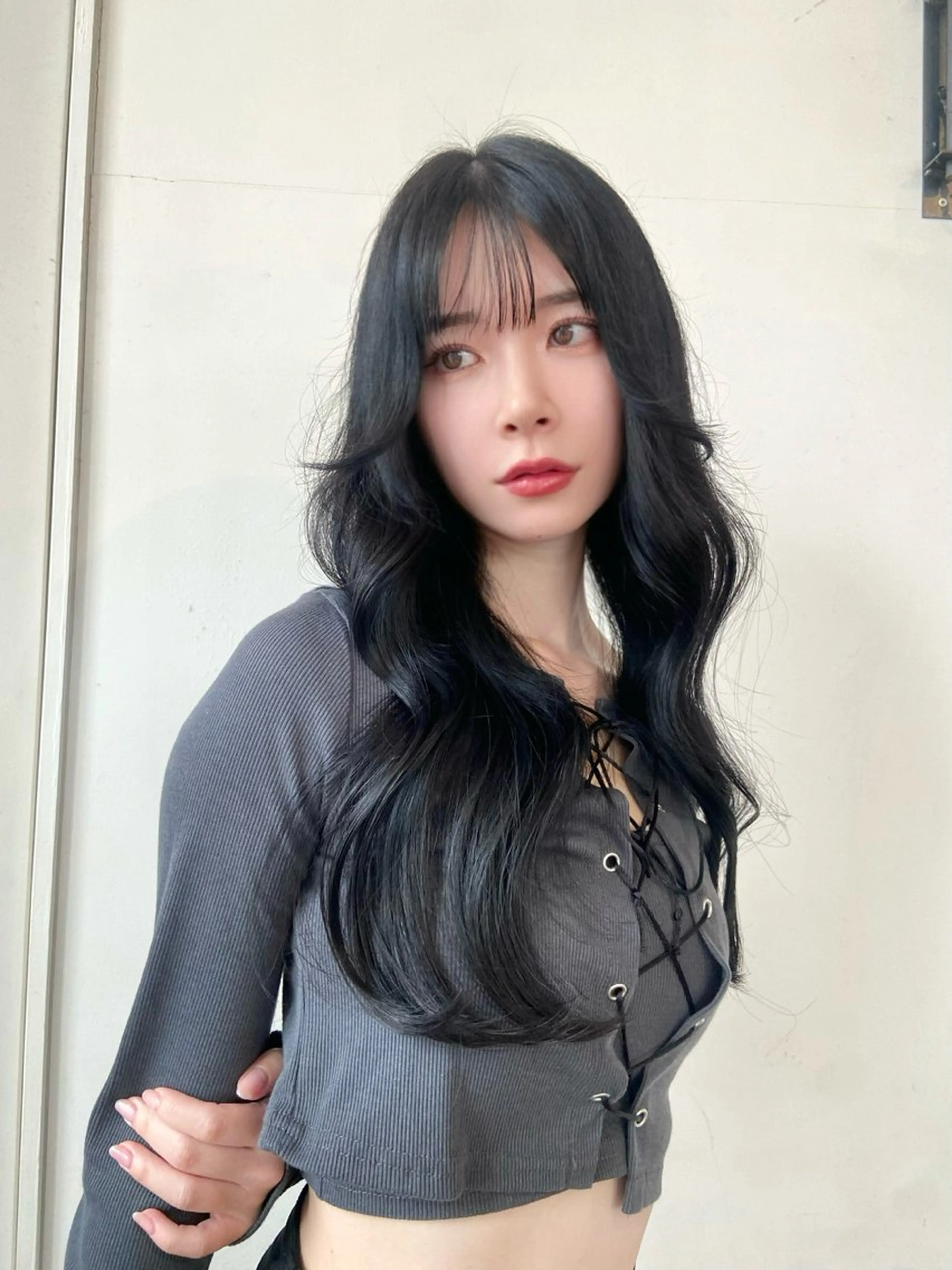 ロング カラー 黒髪 ブルーカラー ブルーブラック レイヤーカット ダメージレス美容師 🌱水島侑理のヘアスタイル