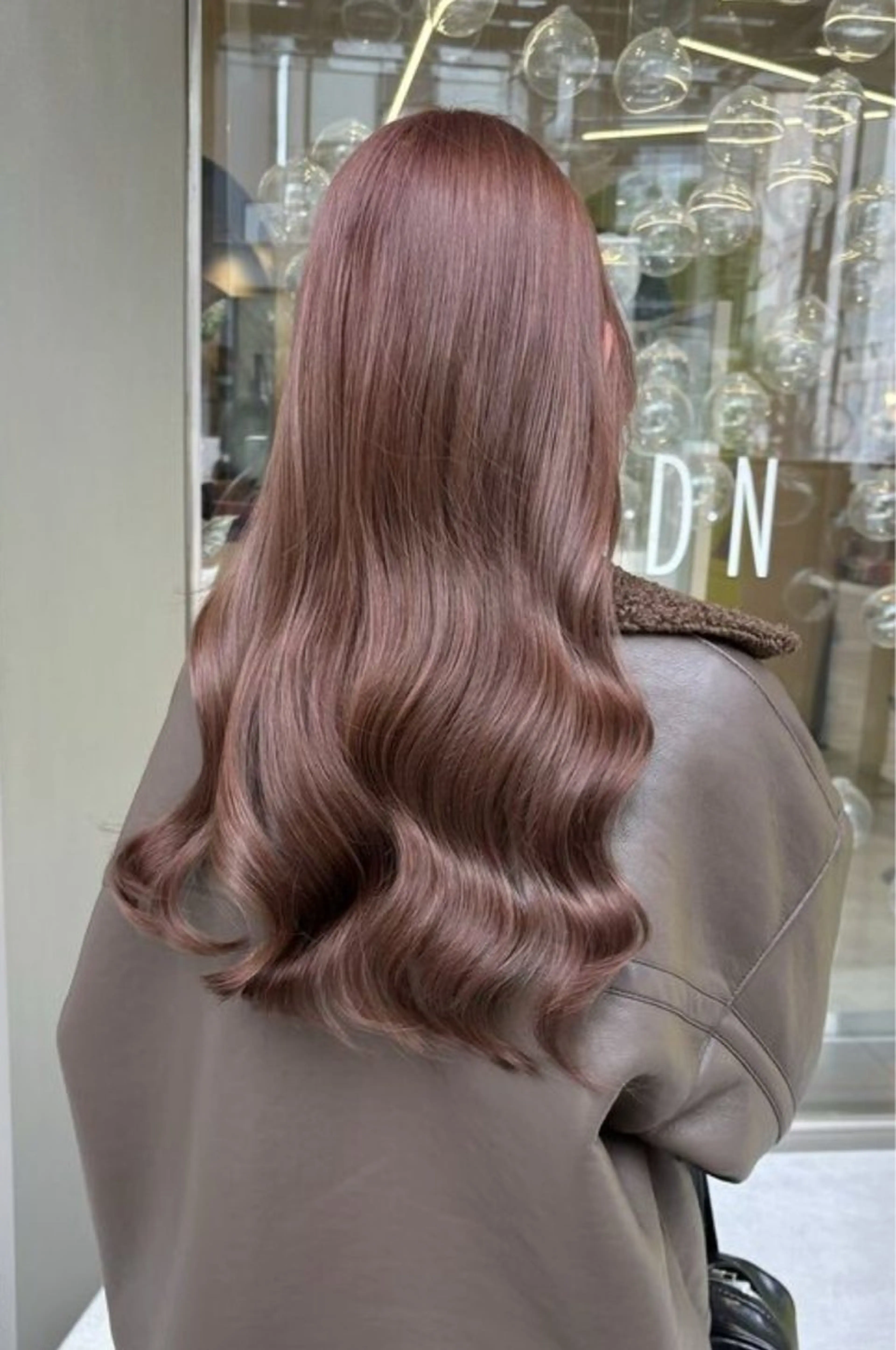 ロング カラー ブラウンカラー ピンクカラー ピンクブラウン 🖤酸性縮毛矯正/ 艶髪🖤のヘアスタイル