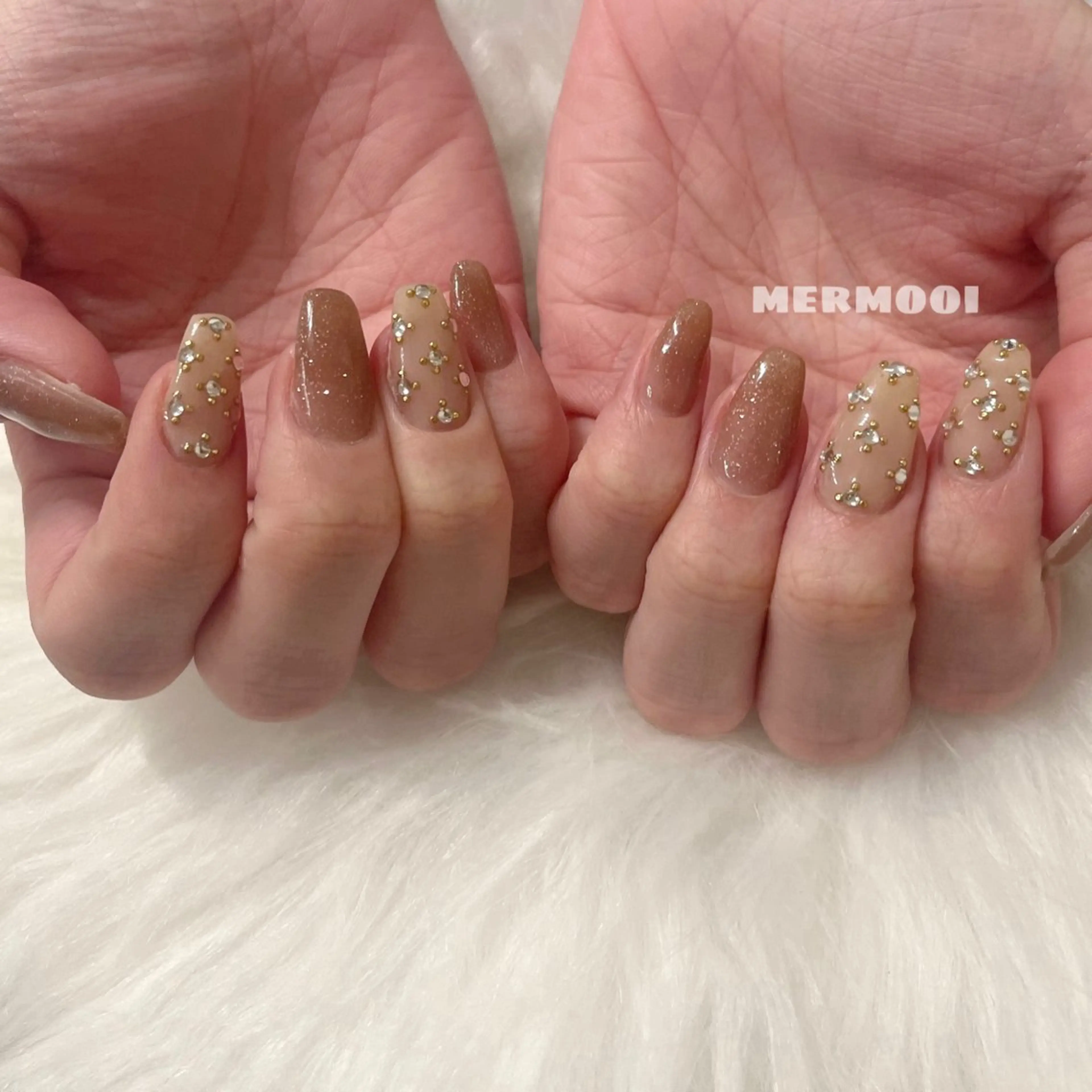 ネイル キラキラネイル ロングネイル ストーンネイル ハンドネイル melumooi nailのネイルデザイン