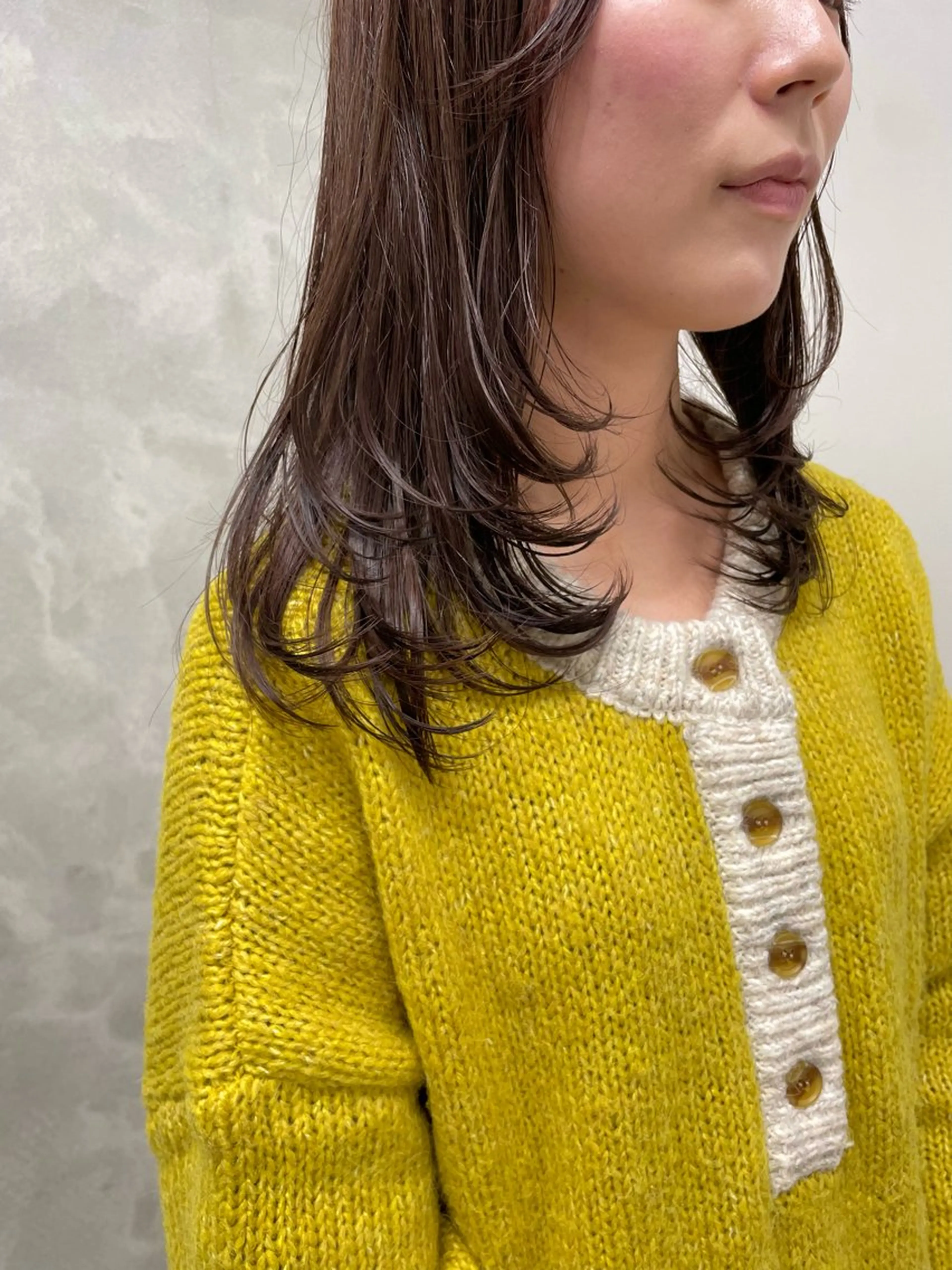 セミロング 山本 佳奈のヘアスタイル