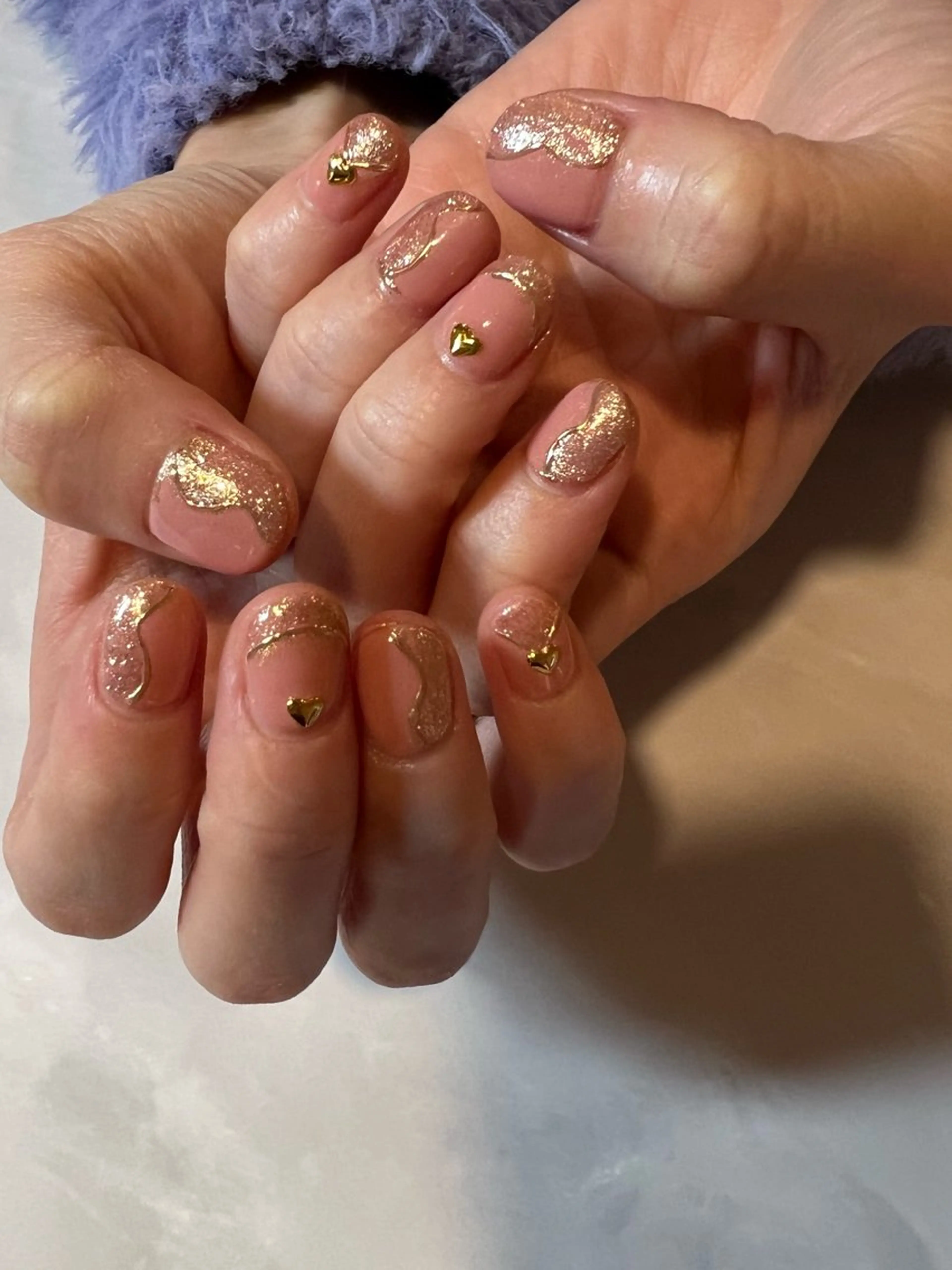 ネイル ゴールド キラキラネイル ピンク 冬ネイル クリスマス Ｋｏｒｏｒ🌷 コロールのネイルデザイン