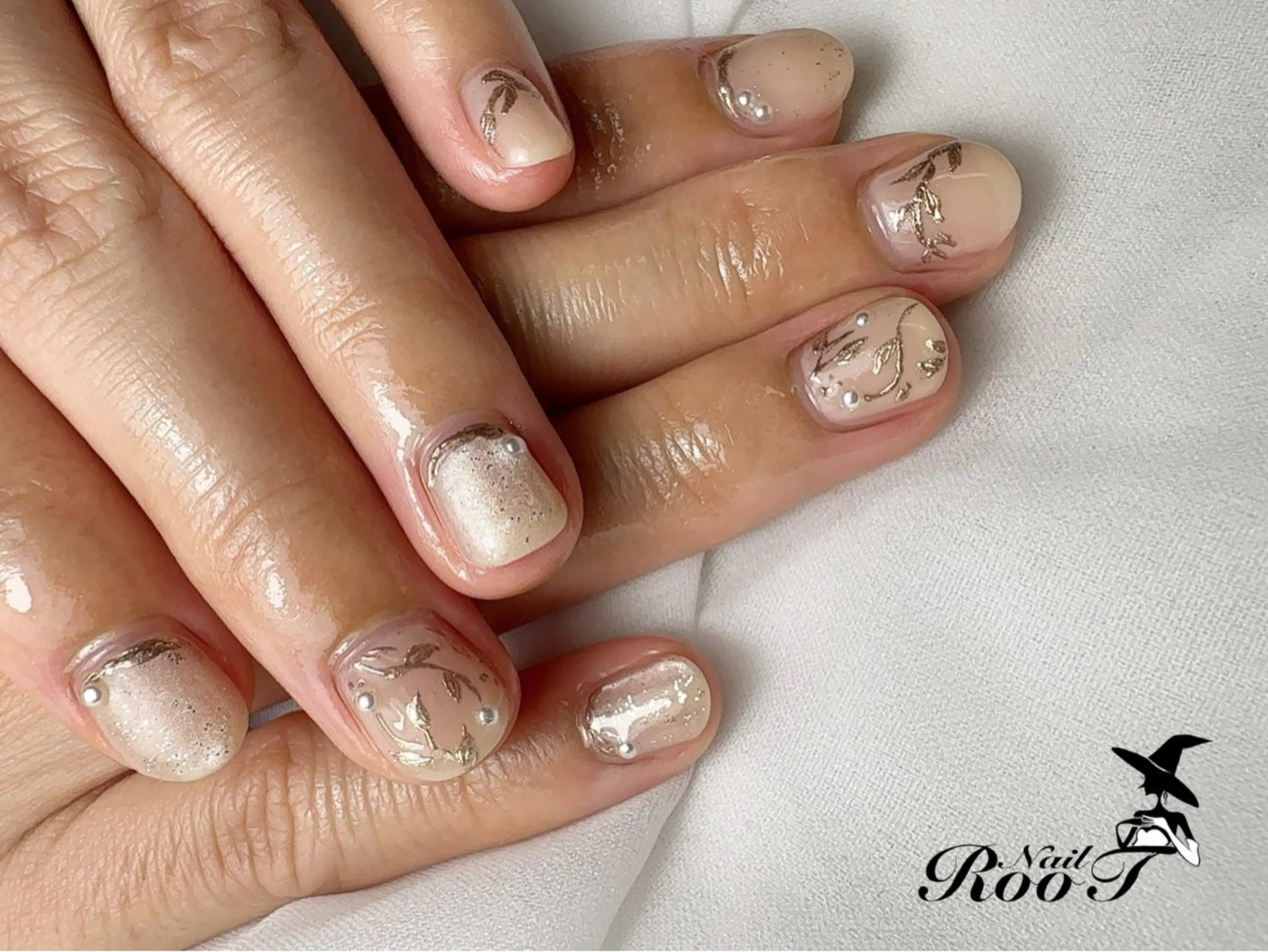 ネイル アートネイル フラッシュネイル フラッシュマグ ミラーネイル ハンドネイル RooT Nailのネイルデザイン