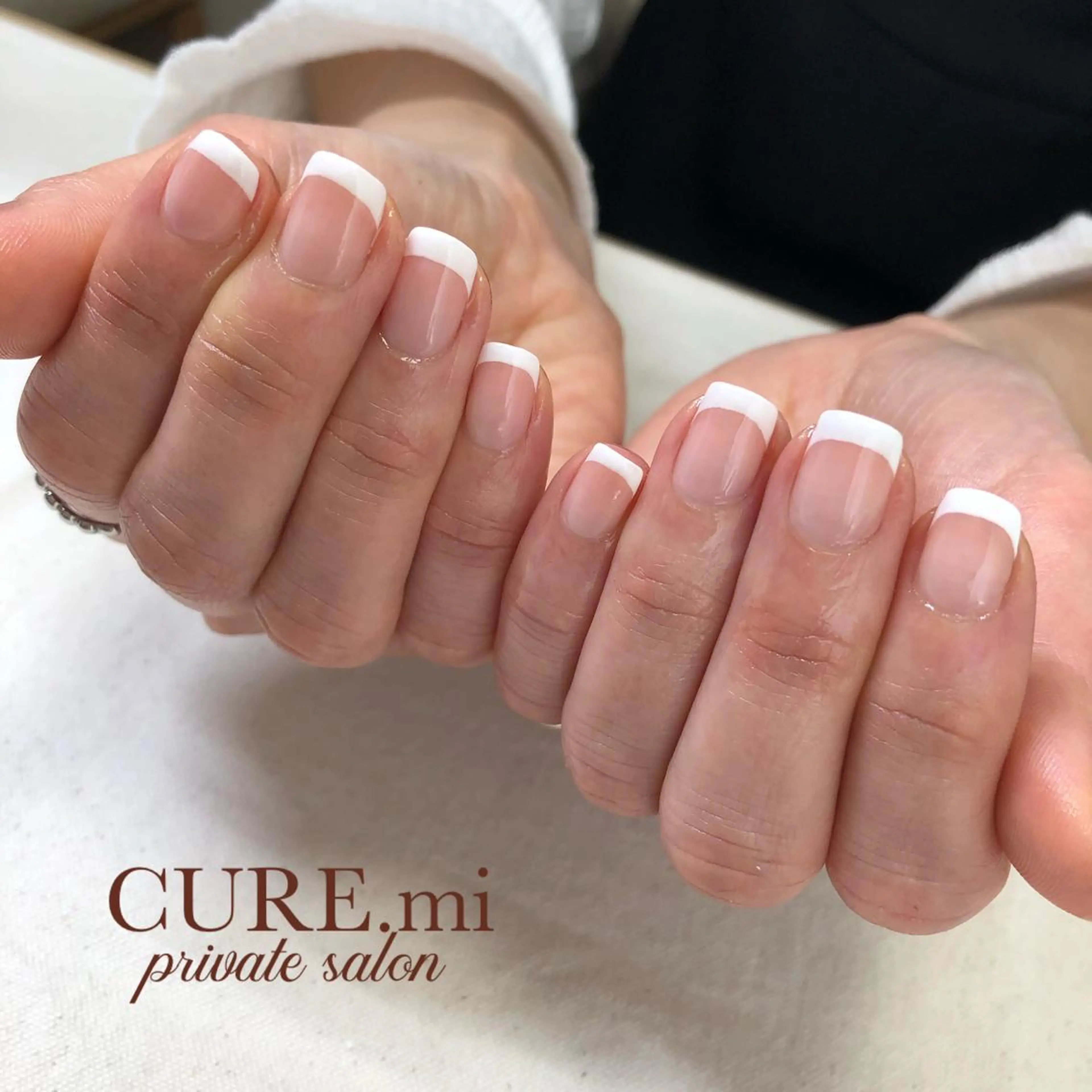 【バーチャルフレンチ】オフ無料/保湿/丁寧なケア/ベースグラデーションにフレンチネイル💅の写真
