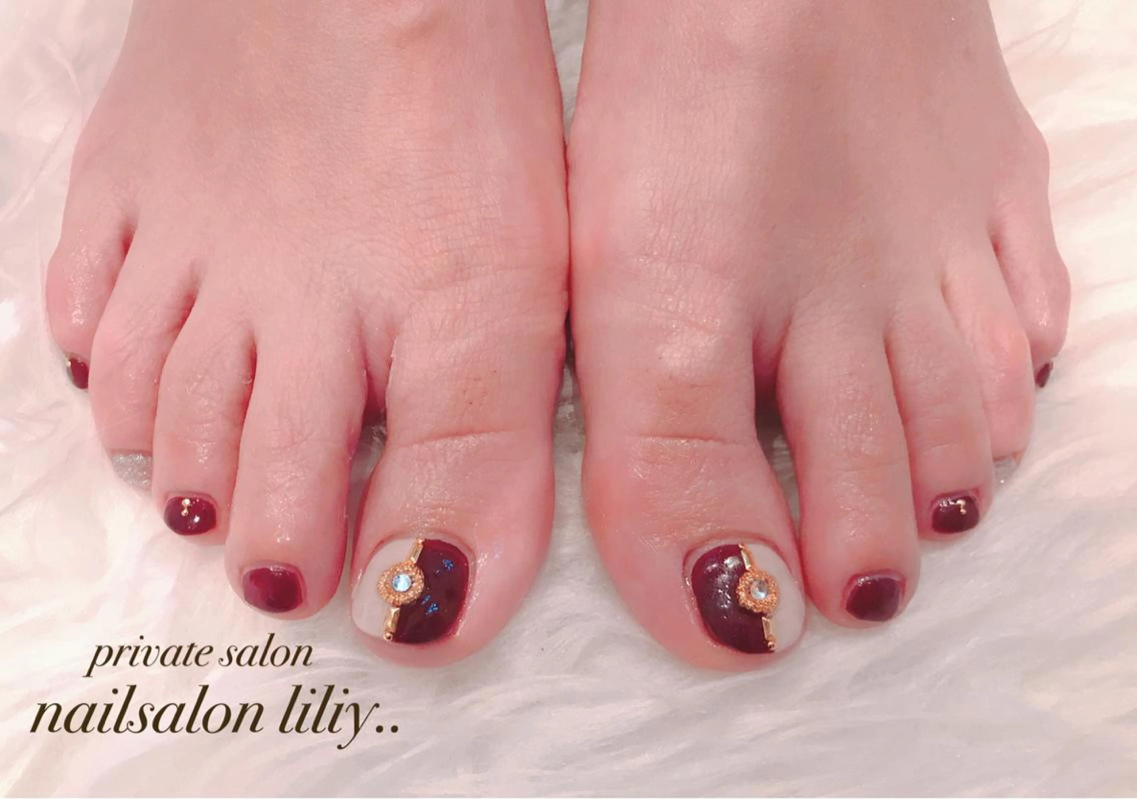 ネイル ボルドー TERAI ERINAの眉毛・アイブロウイメージ