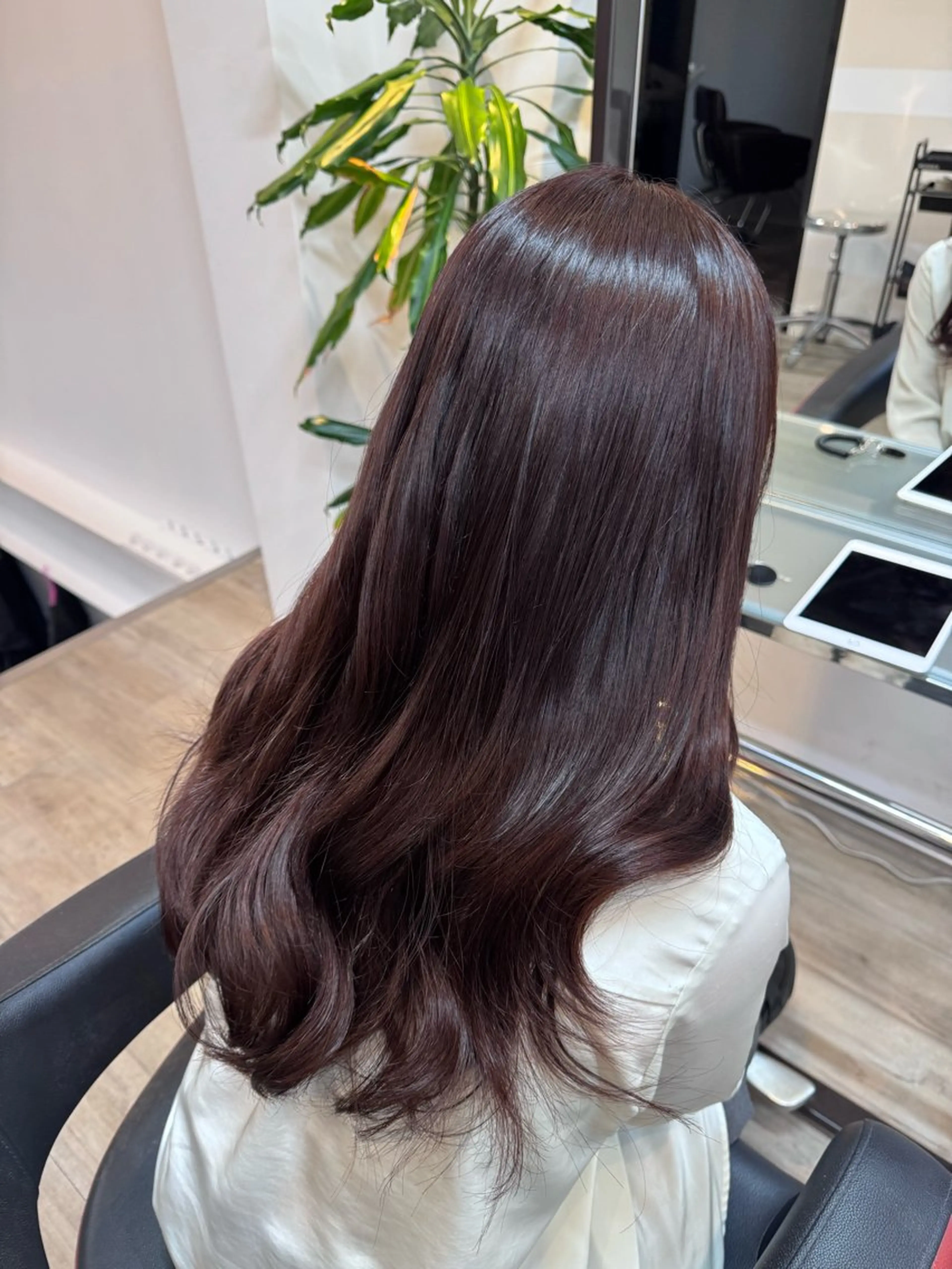 ロング カラー バイオレットカラー CHEST 若松 采実の眉毛・アイブロウイメージ