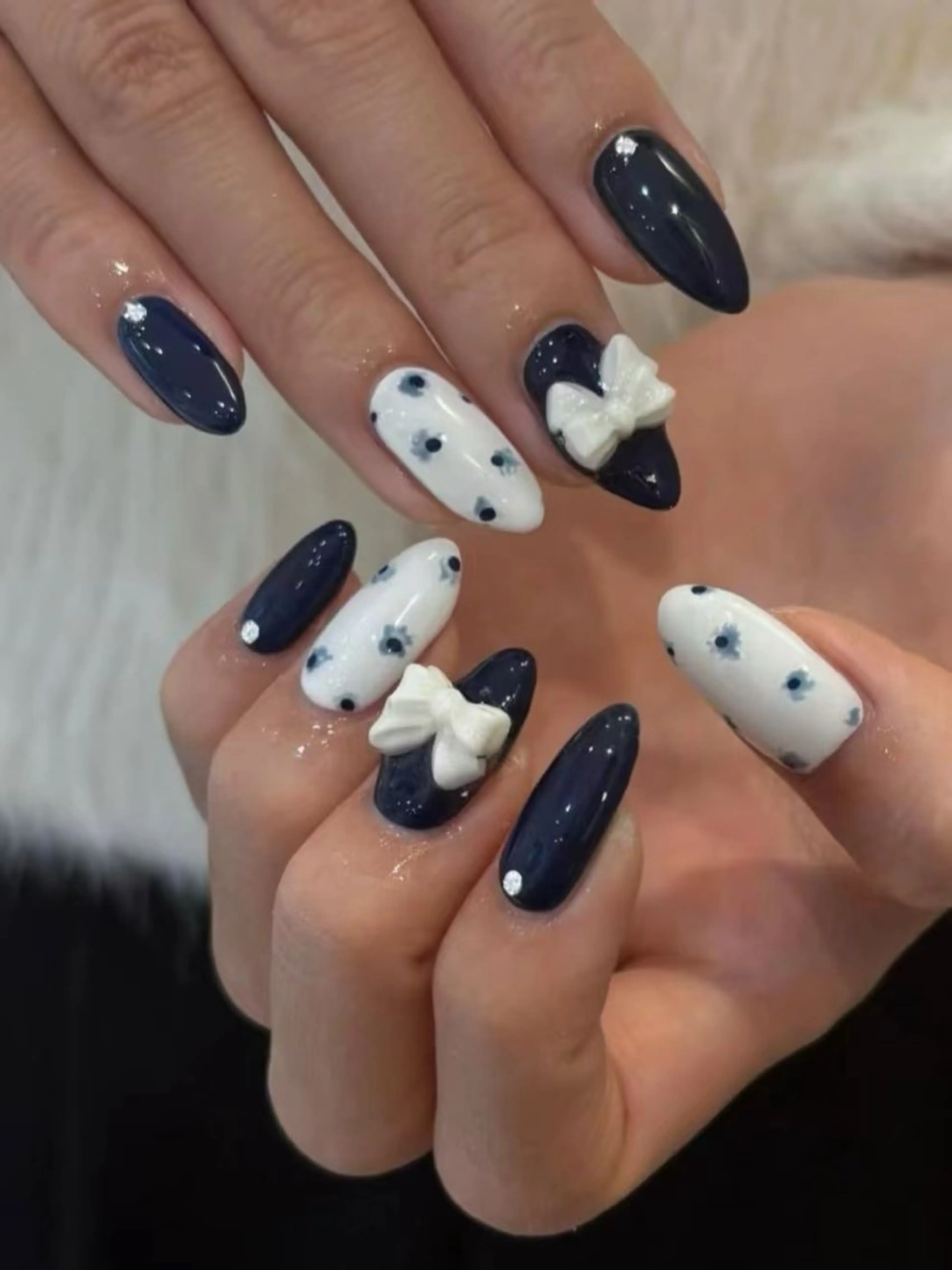 ネイル フラワーネイル フレンチネイル ジェルネイル ガラスフレンチ ハート ハンドネイル BabyYouMi nailのネイルデザイン