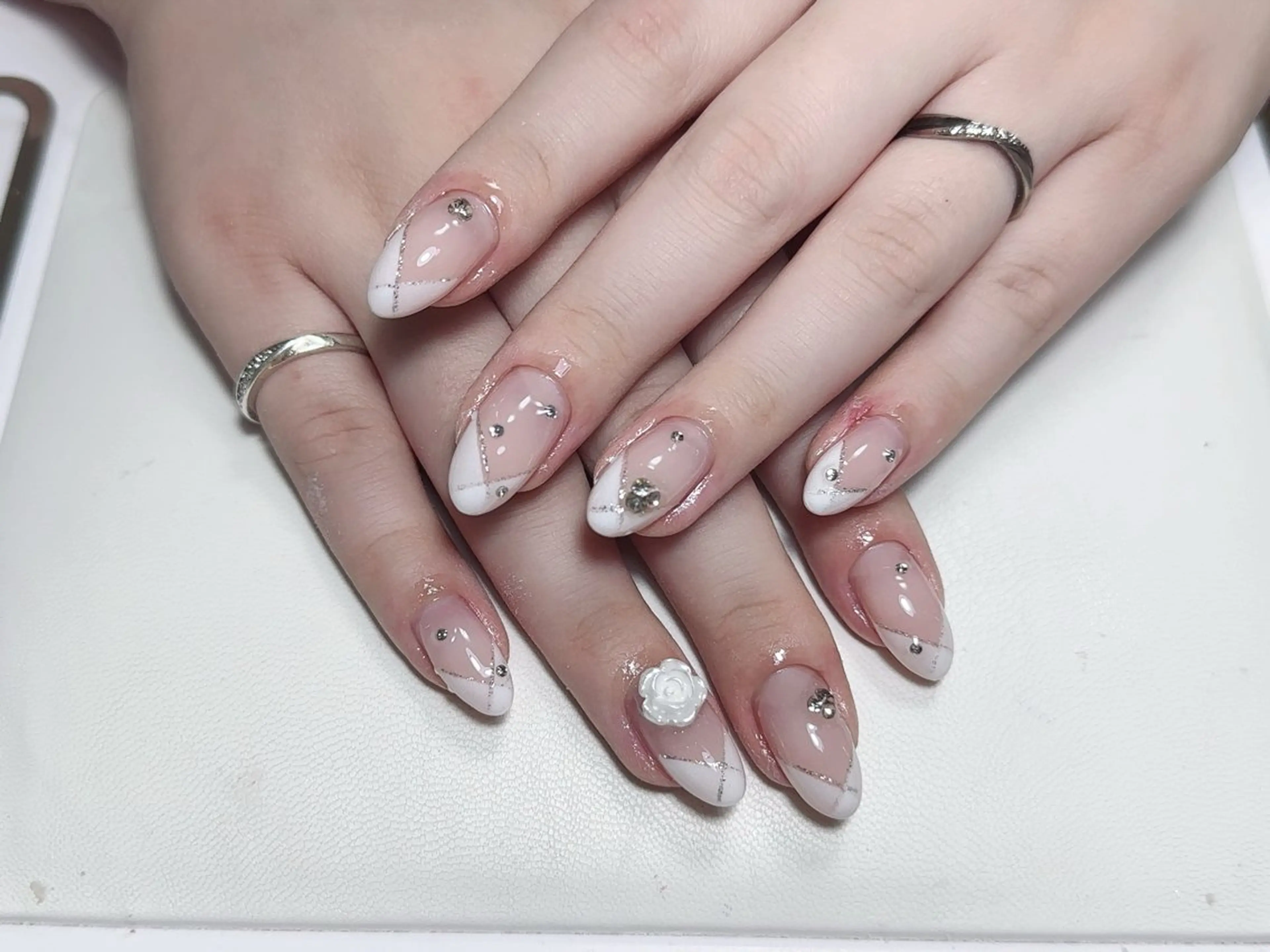 ネイル ハンドネイル NAIL CIRCLESのネイルデザイン