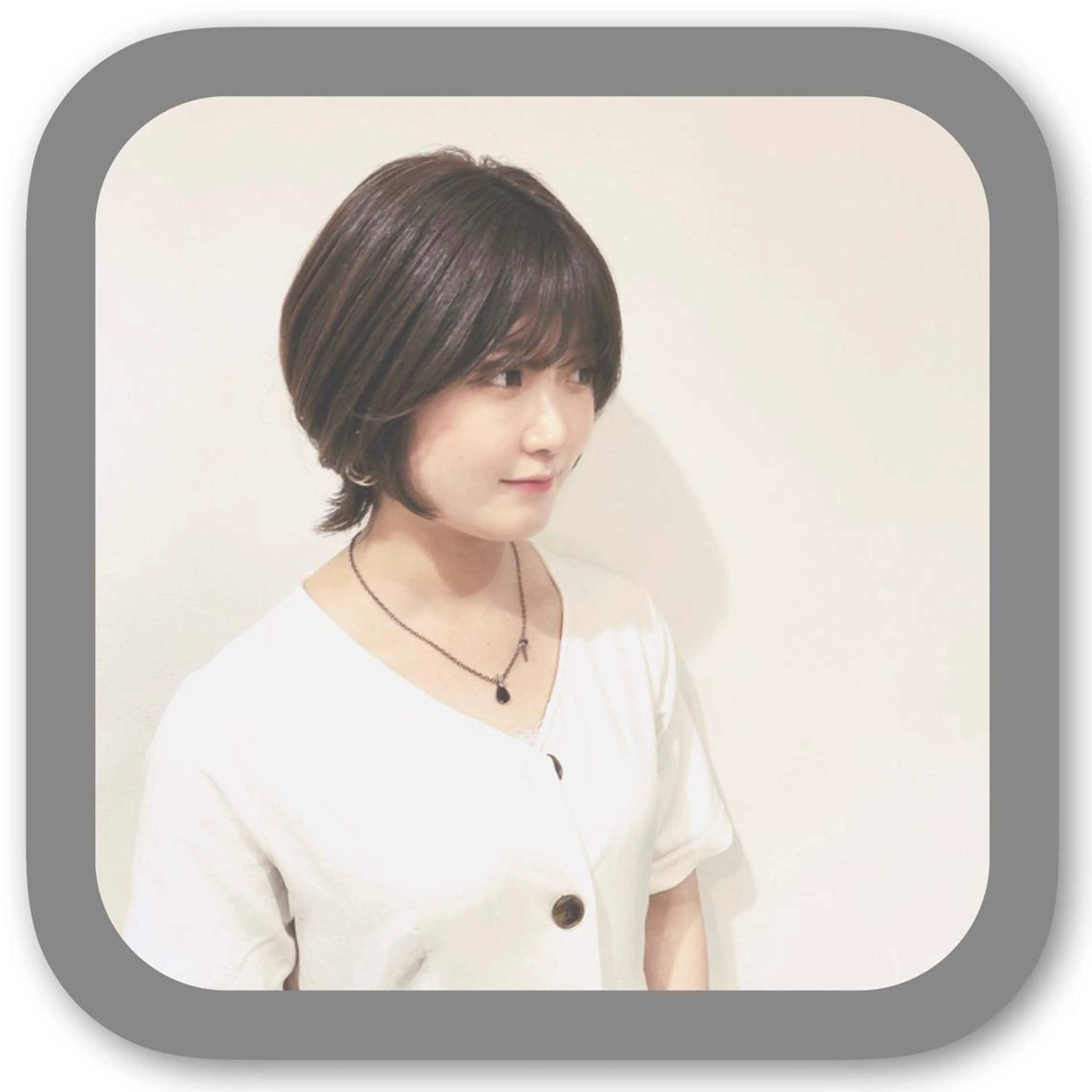 ショート アッシュ ボブ 髪質改善 レイヤーカット ショートヘア カット ヘアカラー ショート〜ミディアム 喜多司のヘアスタイル