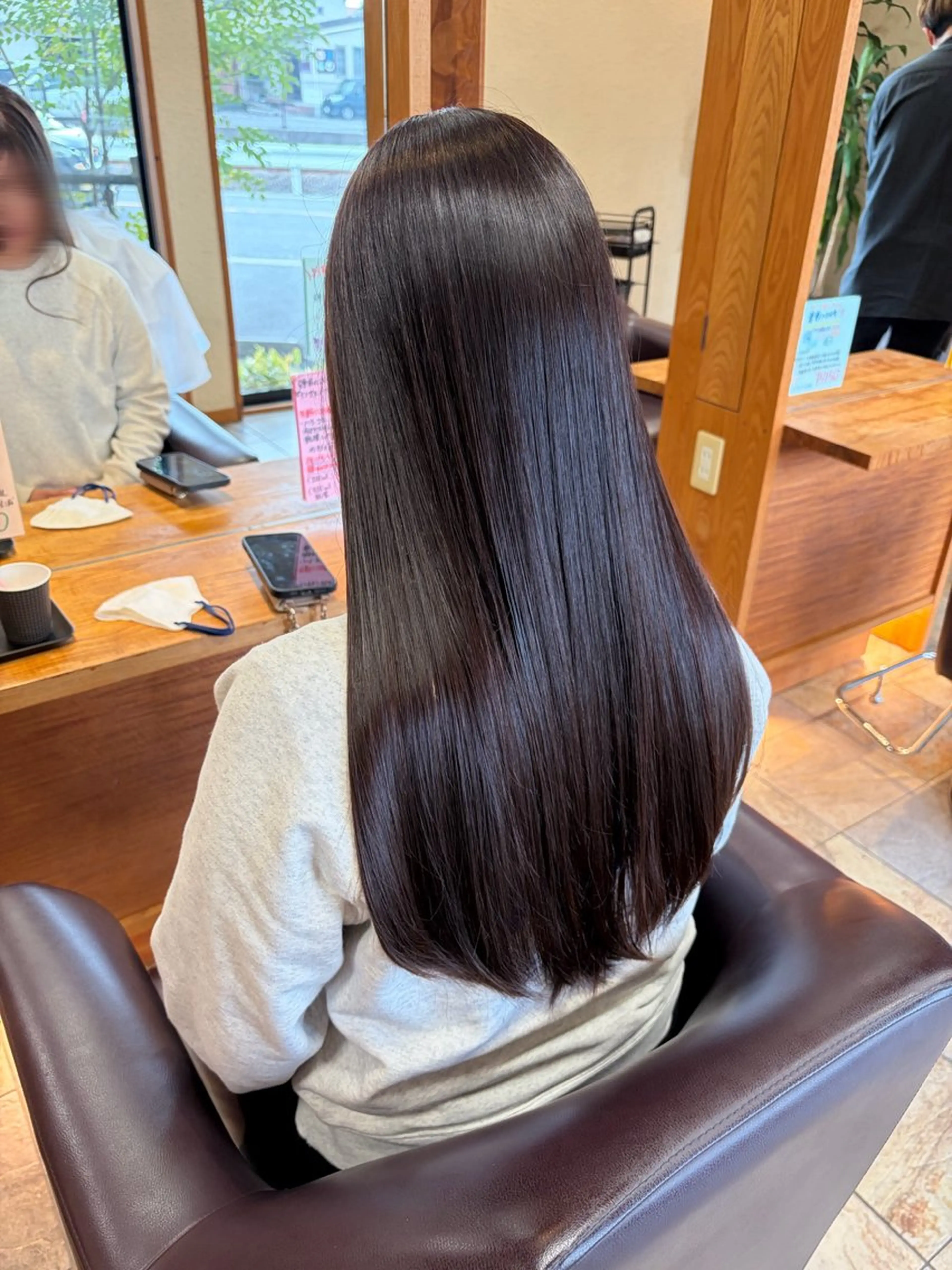 ロング カラー 松浦 萌のヘアスタイル