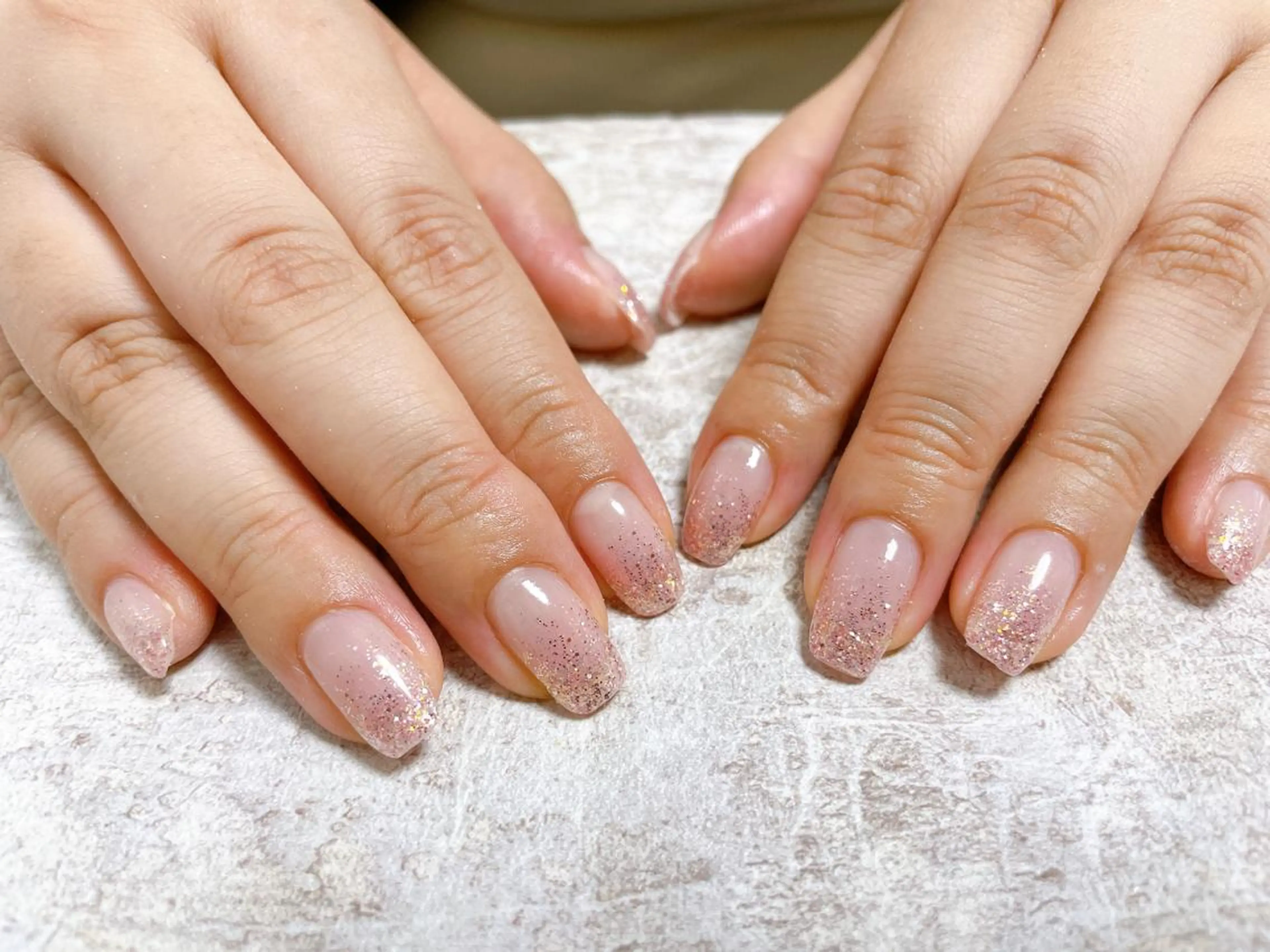 ネイル グラデーション ラメ(グリッター) ラメグラデーション mogunail &blowのネイルデザイン