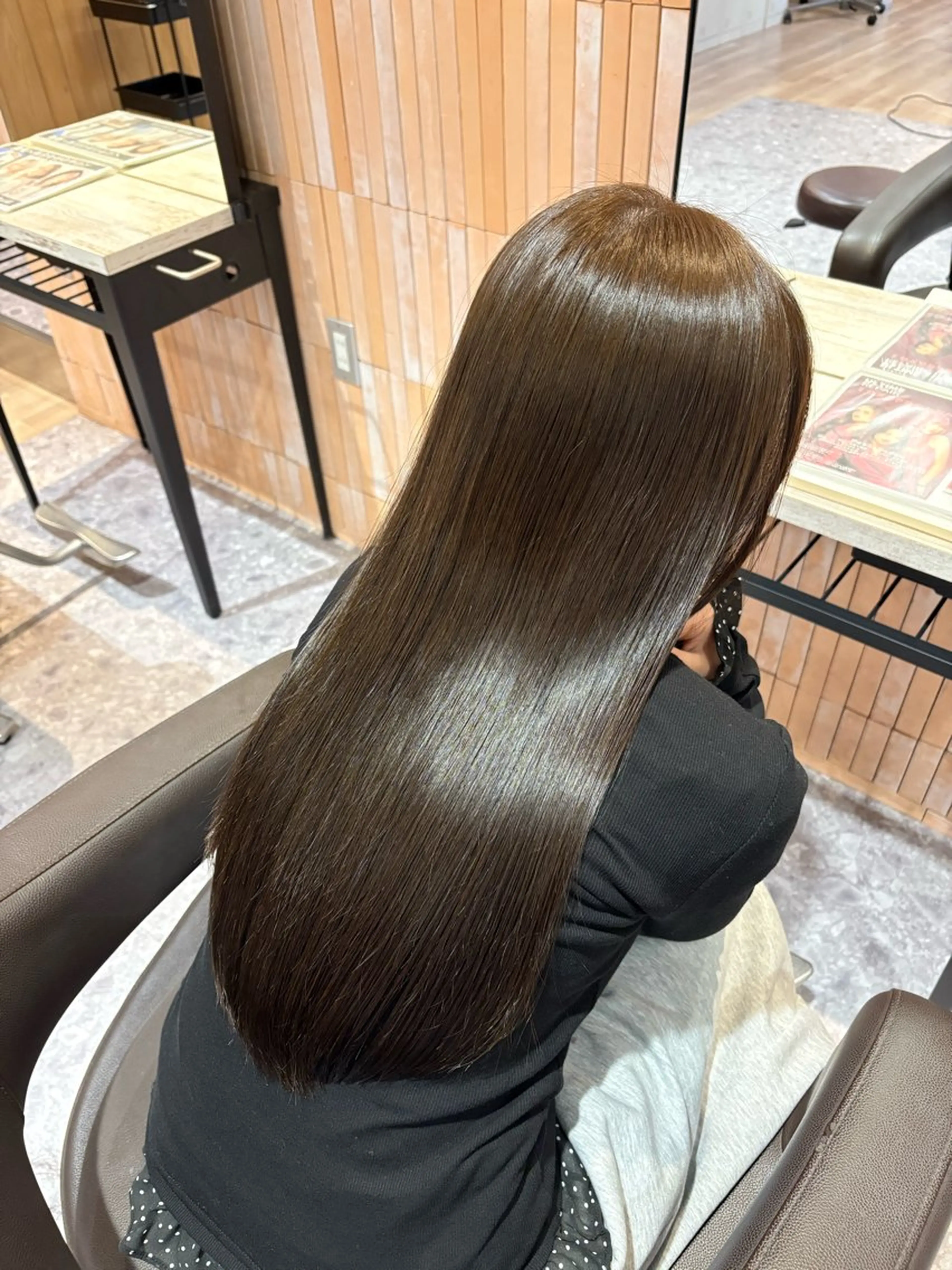 ロング ピンクブラウン ヘアカラー 透明感/顔周りカット /レイヤー/岡本のヘアスタイル