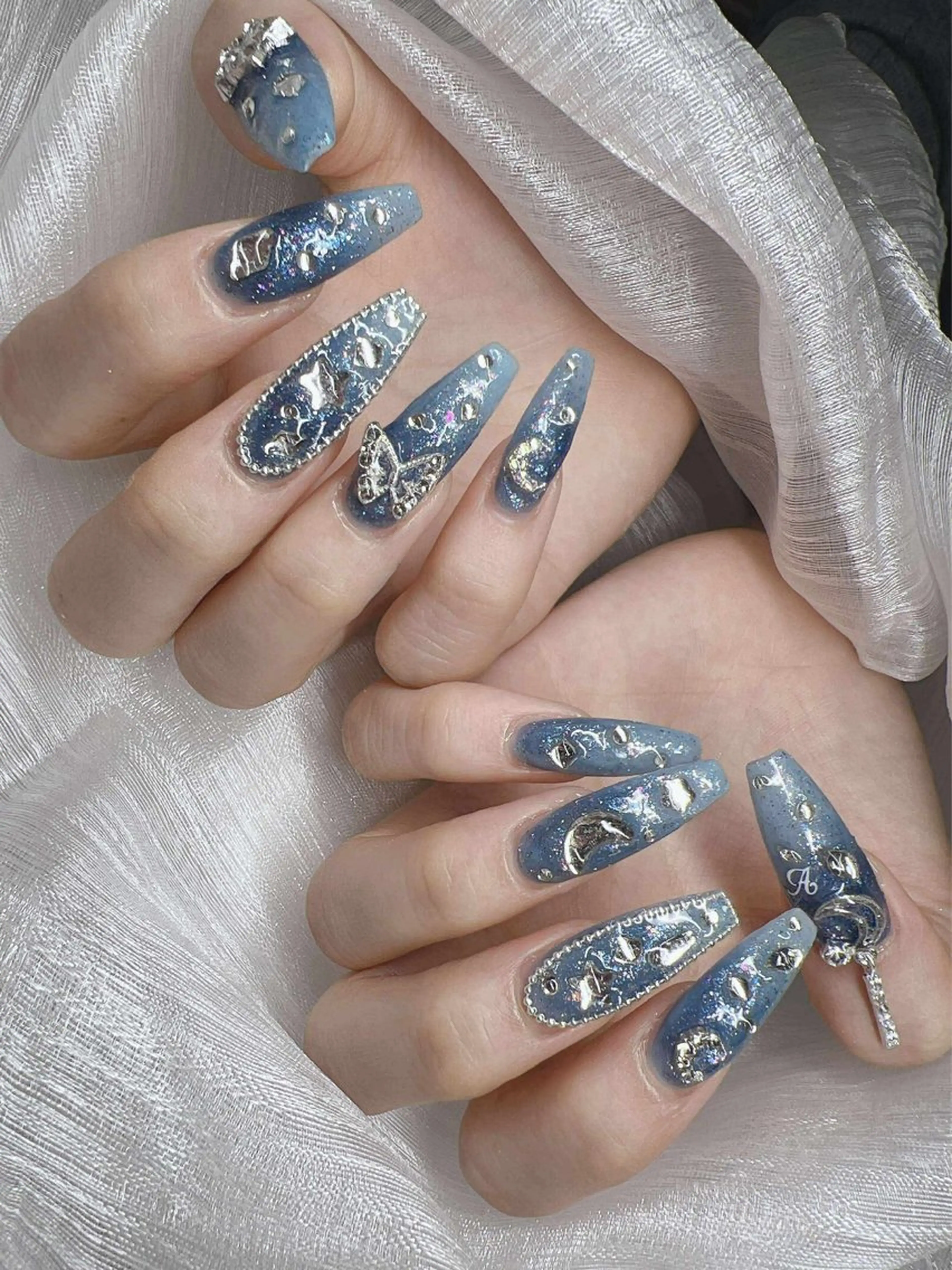 ネイル 長さ出し グラデーション 卒業式 キラキラネイル マグネットネイル ハンドネイル Lee Nailsのネイルデザイン