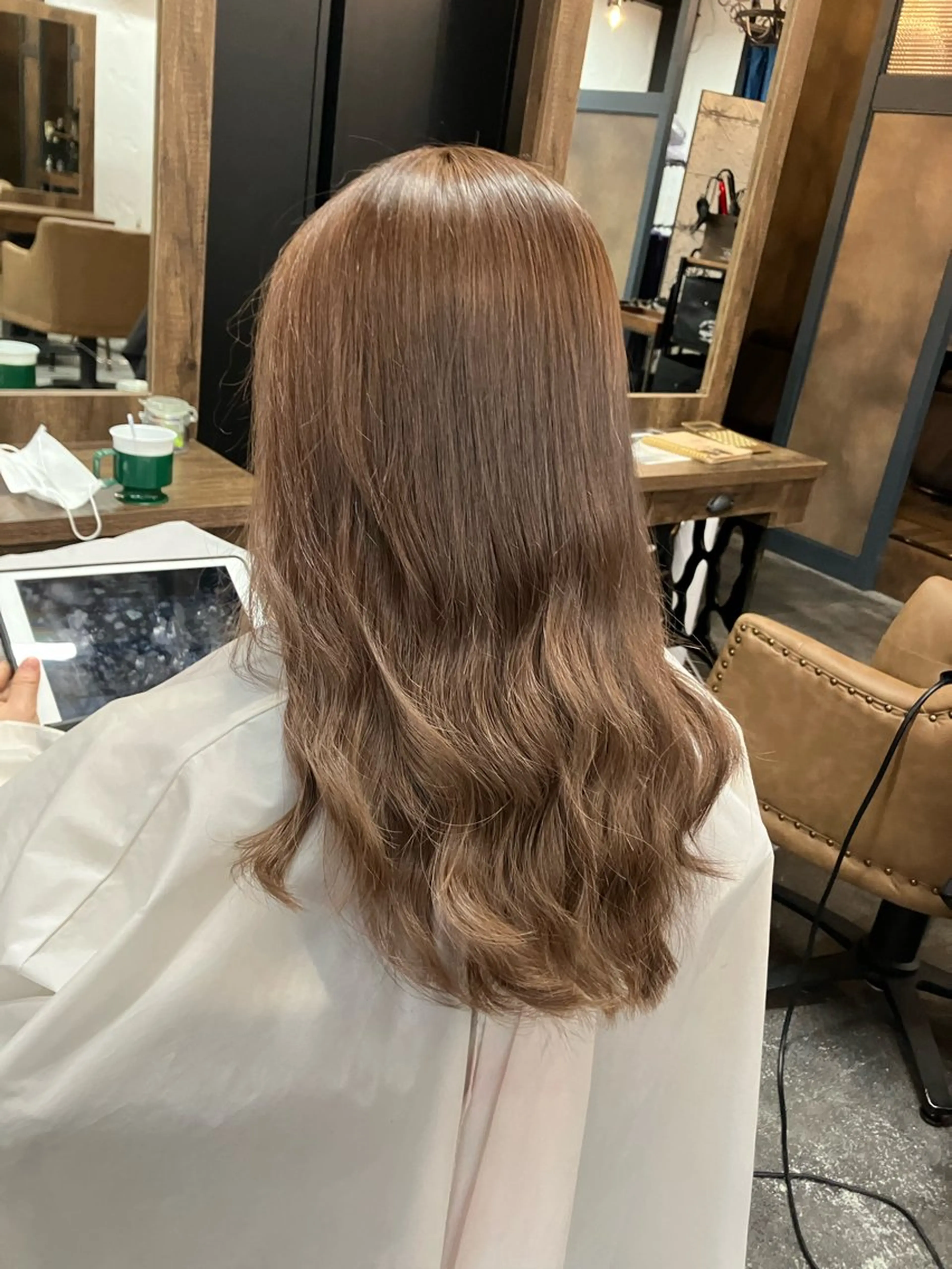 セミロング pers'lov yoneyaのヘアスタイル