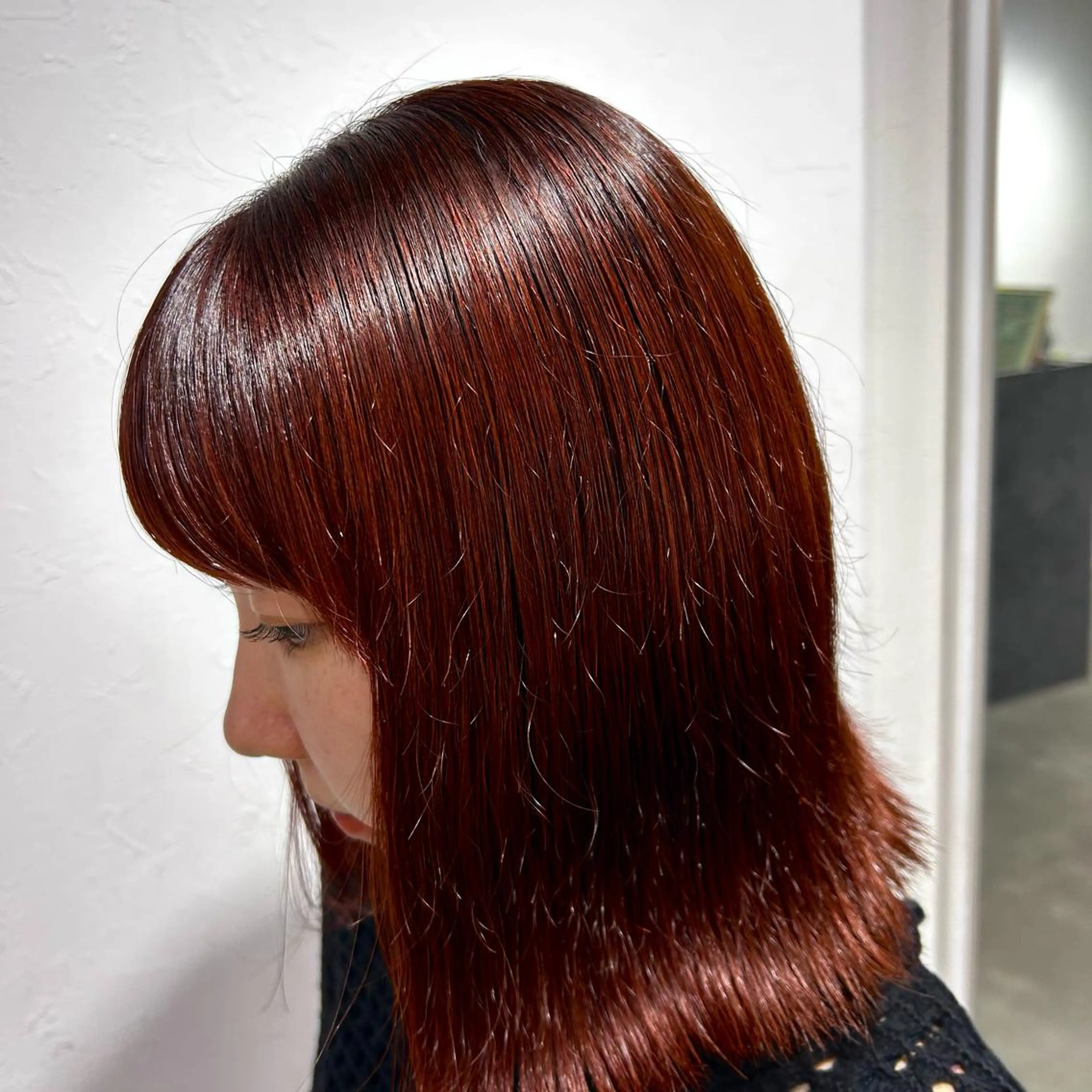 ミディアム 艶カラー/レイヤー /メンズ/マツエクのヘアスタイル