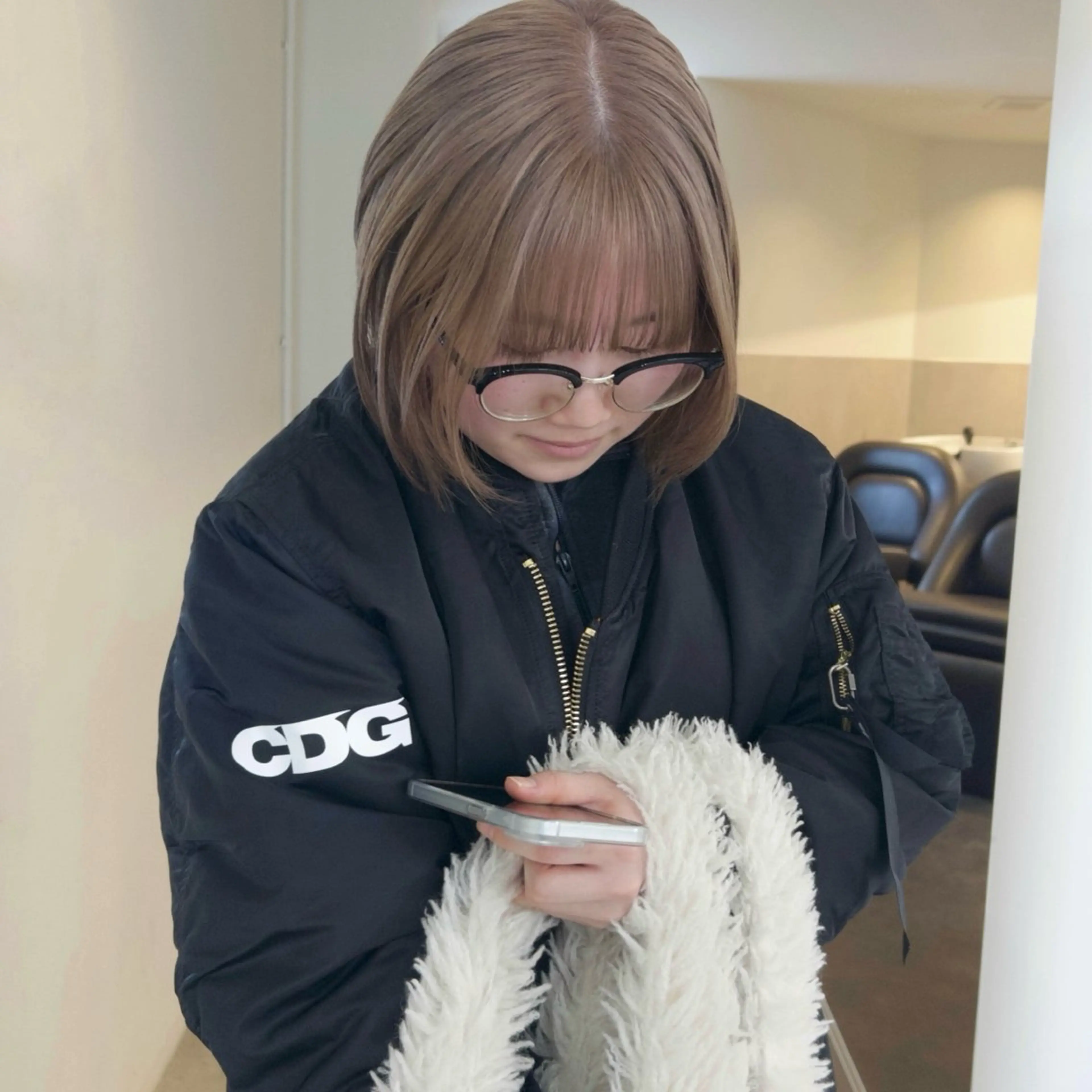 ミディアム カラー ベージュカラー ブリーチ 透明感カラー ミルクティーベージュ ボブ カット ヘアカラー トリートメント nonoka オリーブ/レイヤーのヘアスタイル