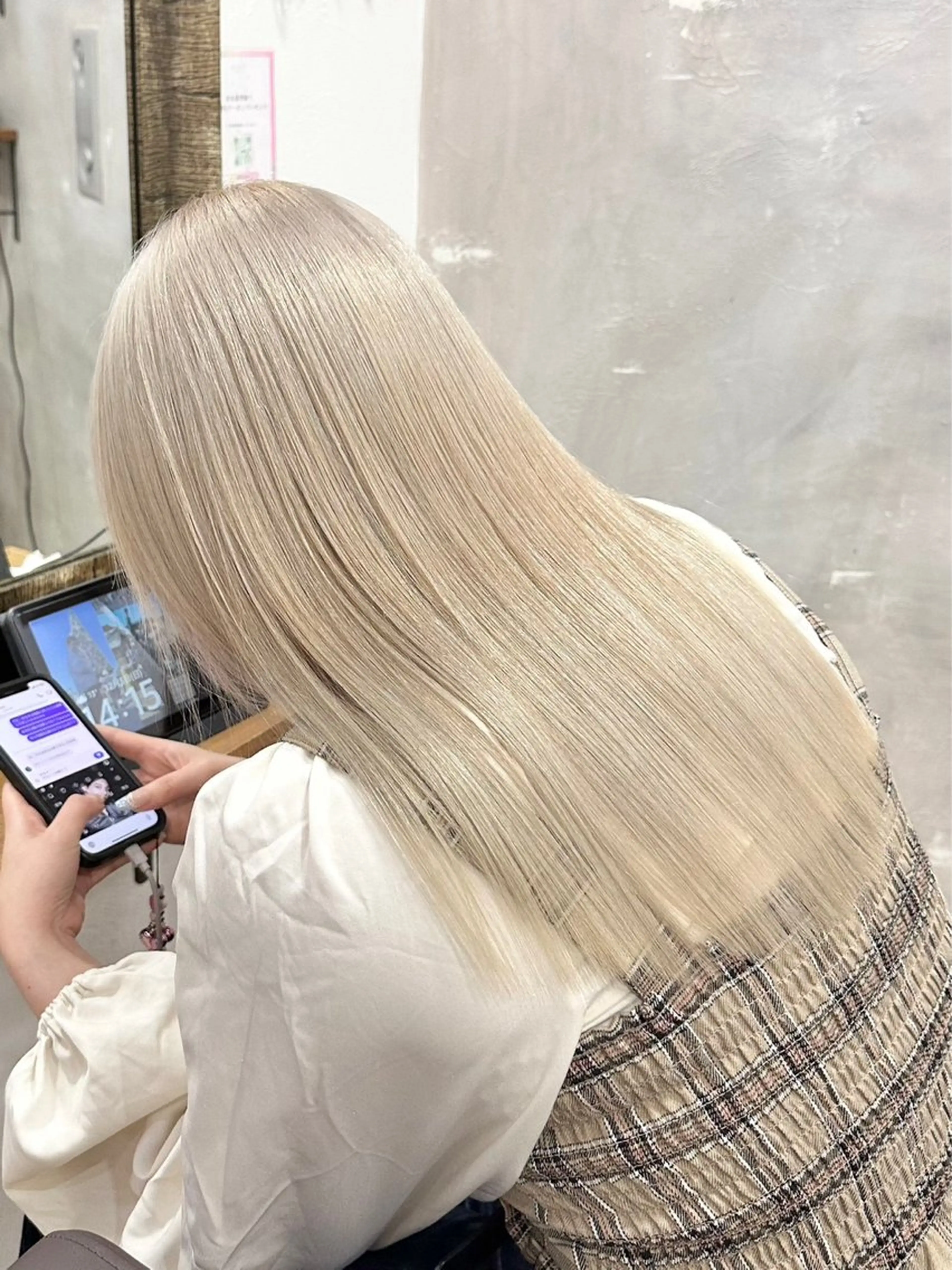 ミディアム ハイライト LORE🔷福岡天神 カット/カラー⭐️のヘアスタイル