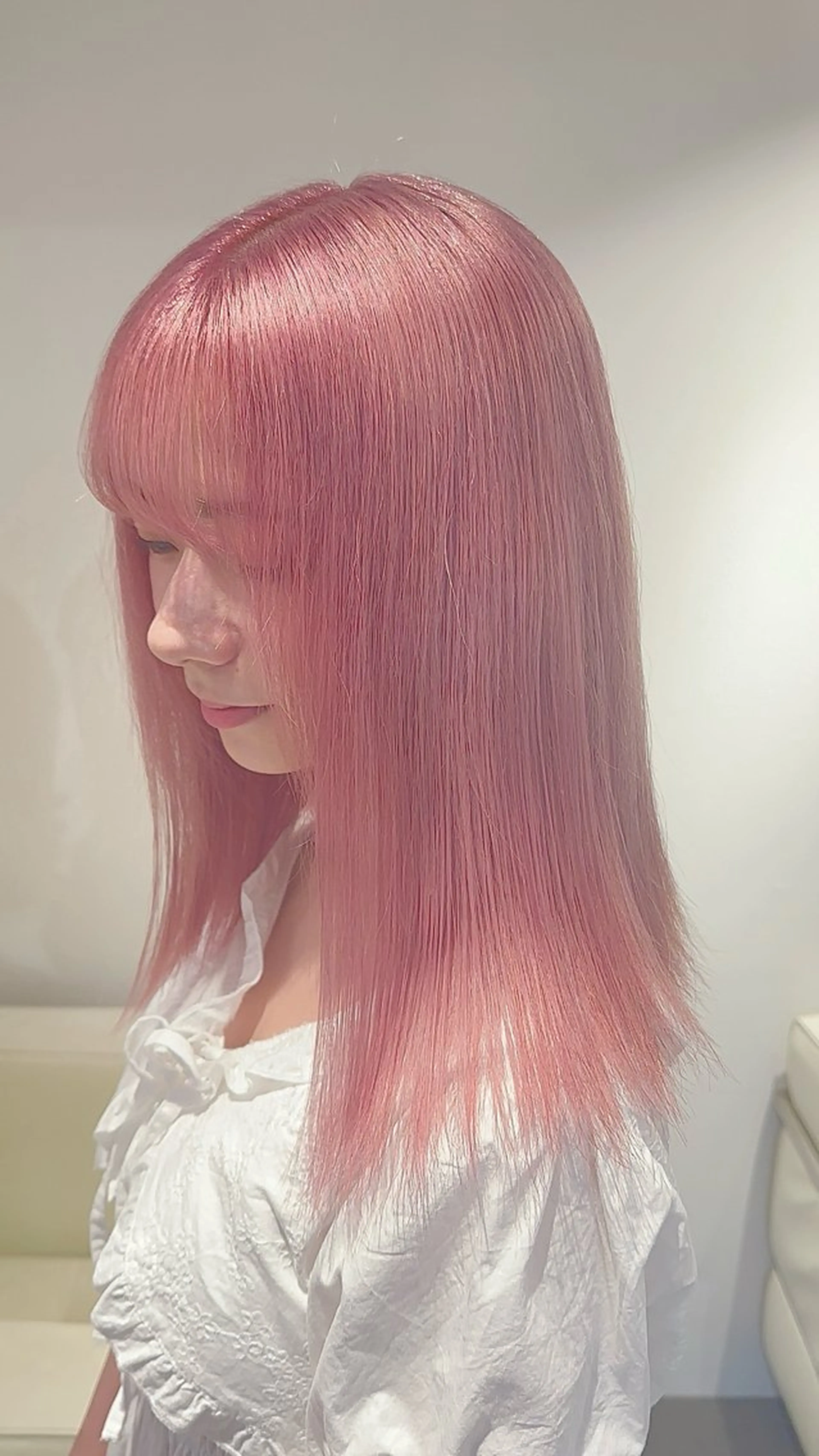 ミディアム カラー ブリーチ ケアブリーチ ハイトーンカラー ピンクカラー ヘアカラー トリートメント ヒロミ/ミルクティー /ブロンド/ピンクのヘアスタイル