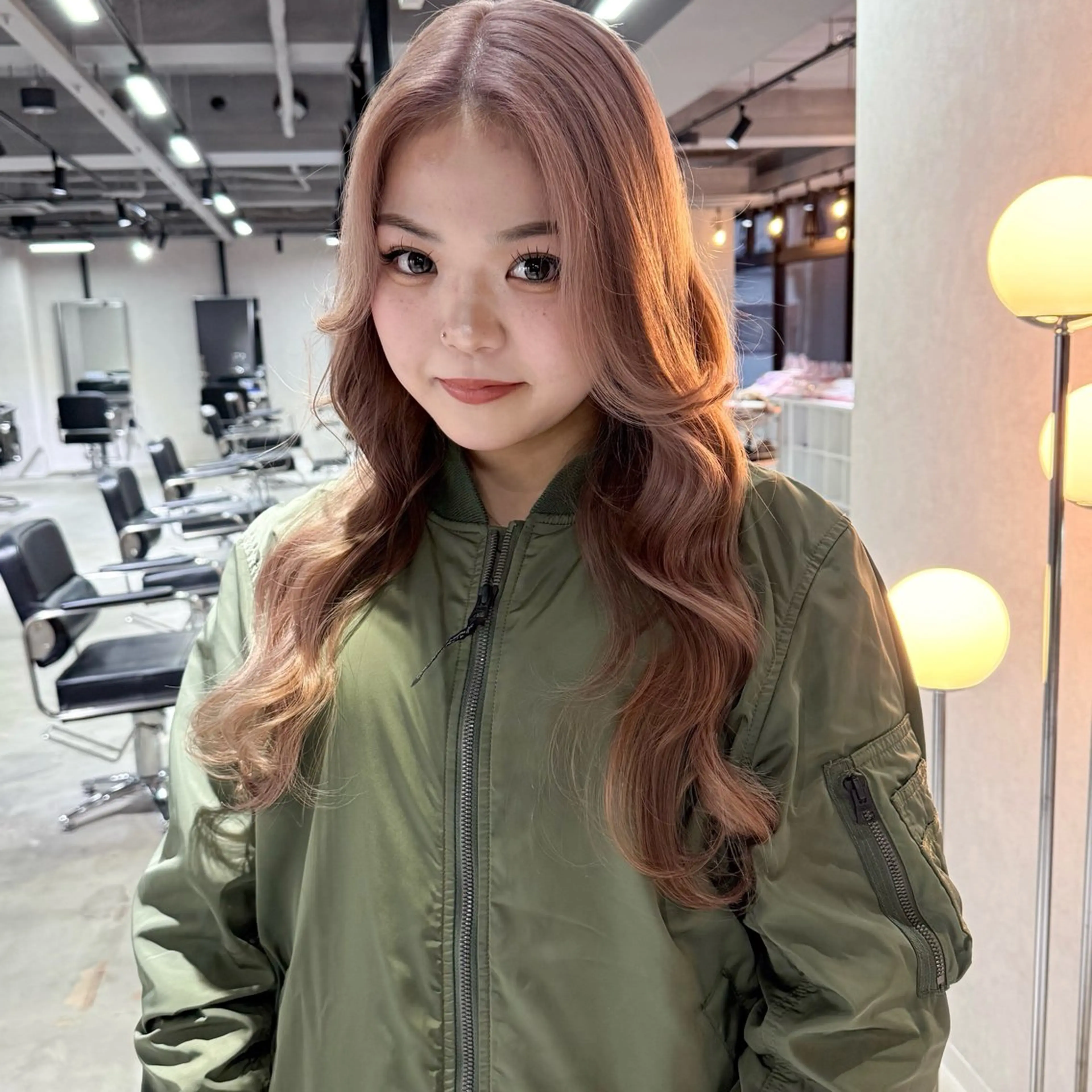 ロング カラー ヘアカラー トリートメント 🎀ミルクティー/暖 色×レイヤー/マリアのヘアスタイル