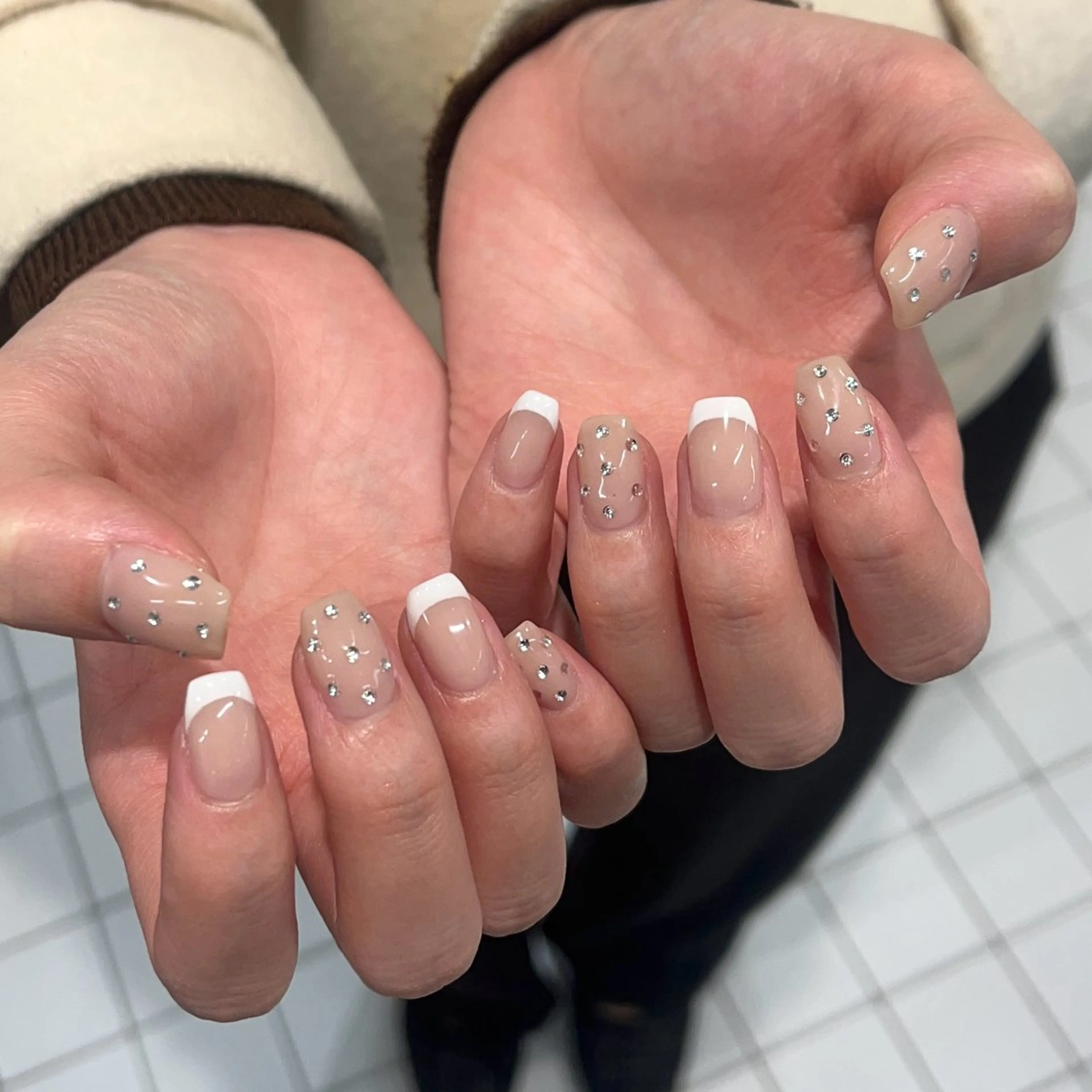 ネイル キラキラネイル ワンカラーネイル ストーンネイル 冬ネイル ハンドネイル eight nail 春菜のネイルデザイン