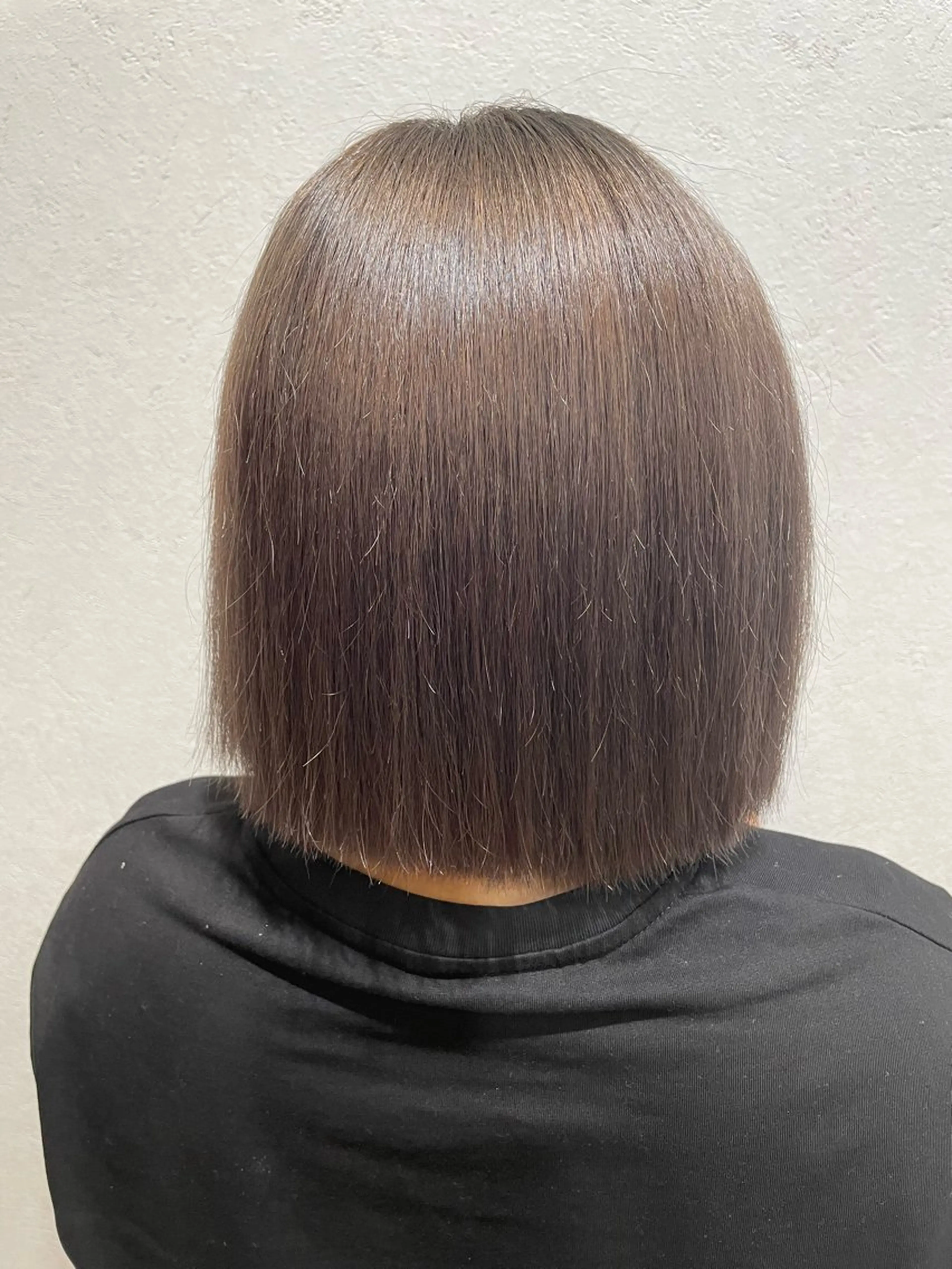 カラー 岡村 真子のヘアスタイル