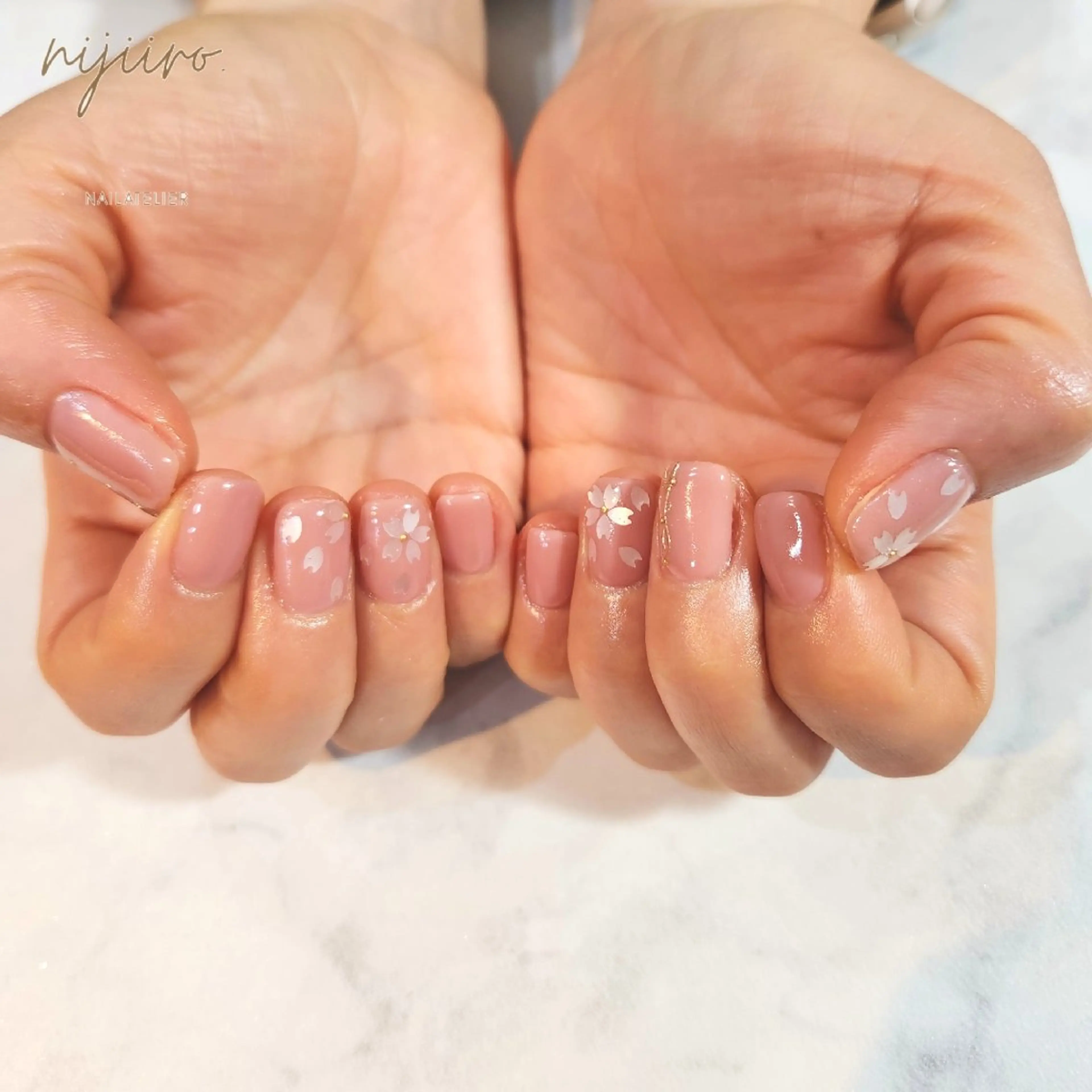 ネイル ハンドネイル nijiiro🌈 サトウのネイルデザイン