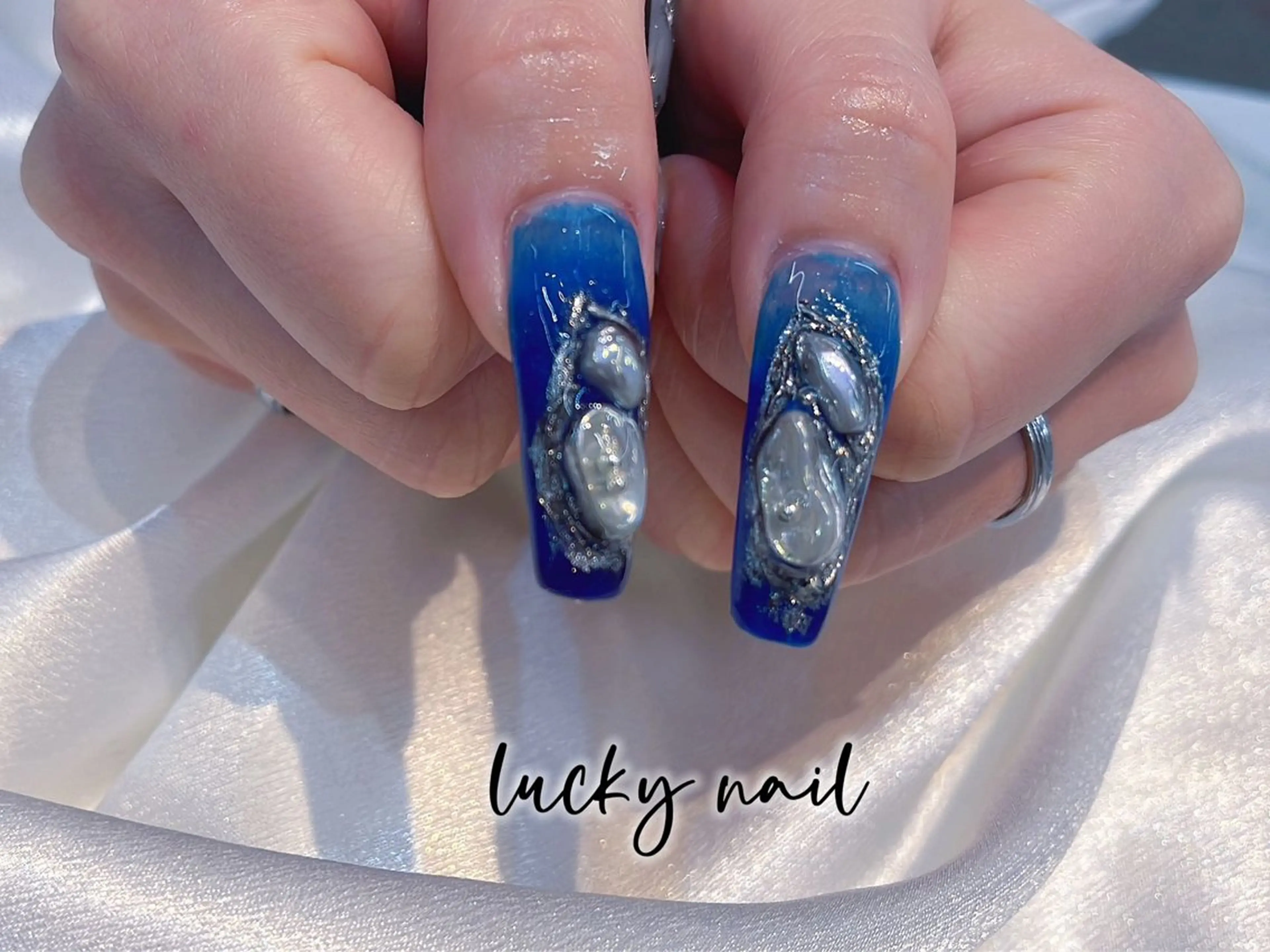 ネイル チークネイル 長さ出し ジェルネイル マグネットネイル 持ち込み ハンドネイル ハンドケア Lucky nail  小林和希のネイルデザイン