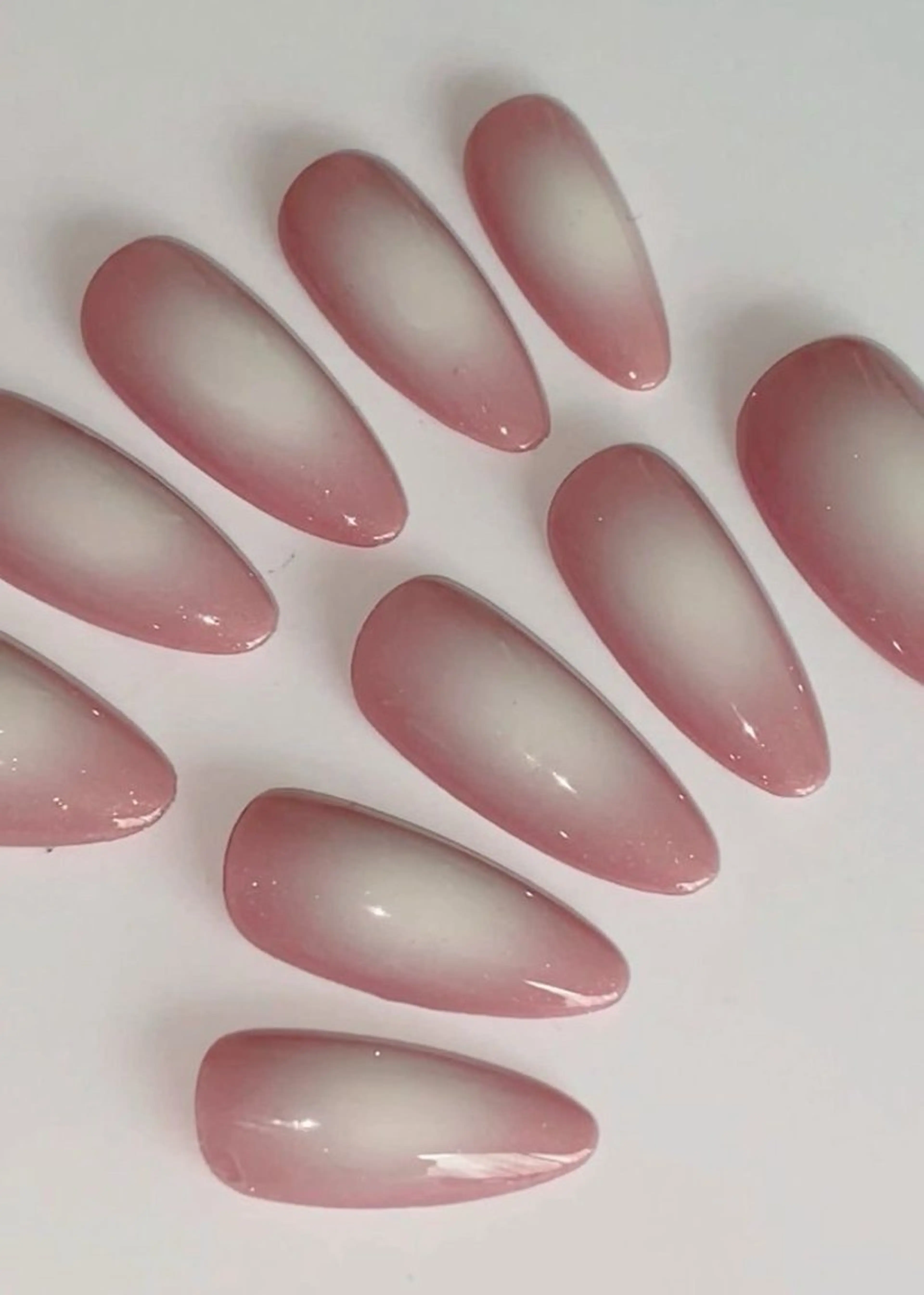 ネイル チークネイル 桜ネイル 長さ出し フットネイル ジェルネイル ハンドネイル XIINH NAIL SALONのネイルデザイン