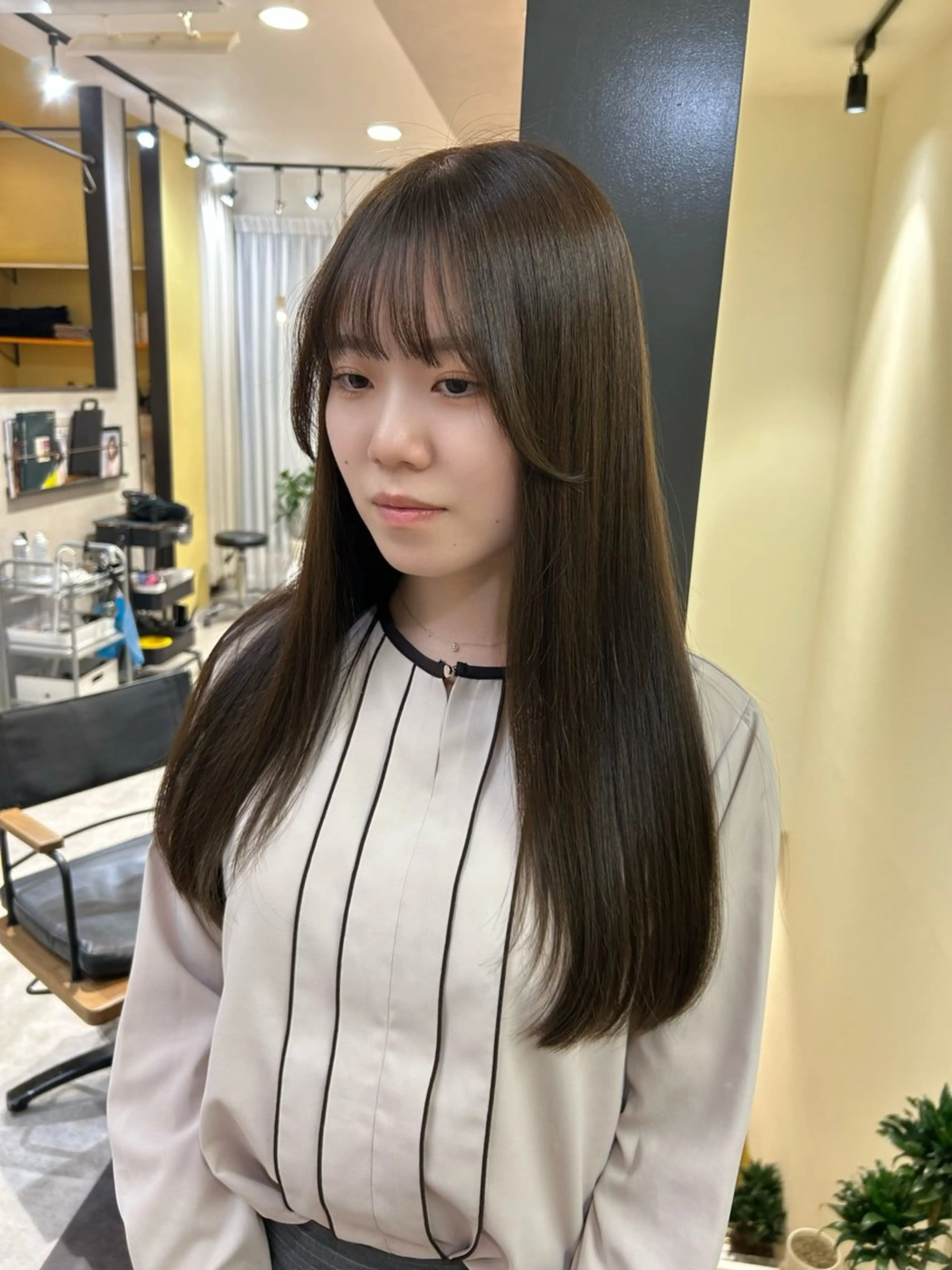 ロング カラー ベージュカラー オリーブベージュ カット ヘアカラー トリートメント hub hair レイヤー/透明感のヘアスタイル