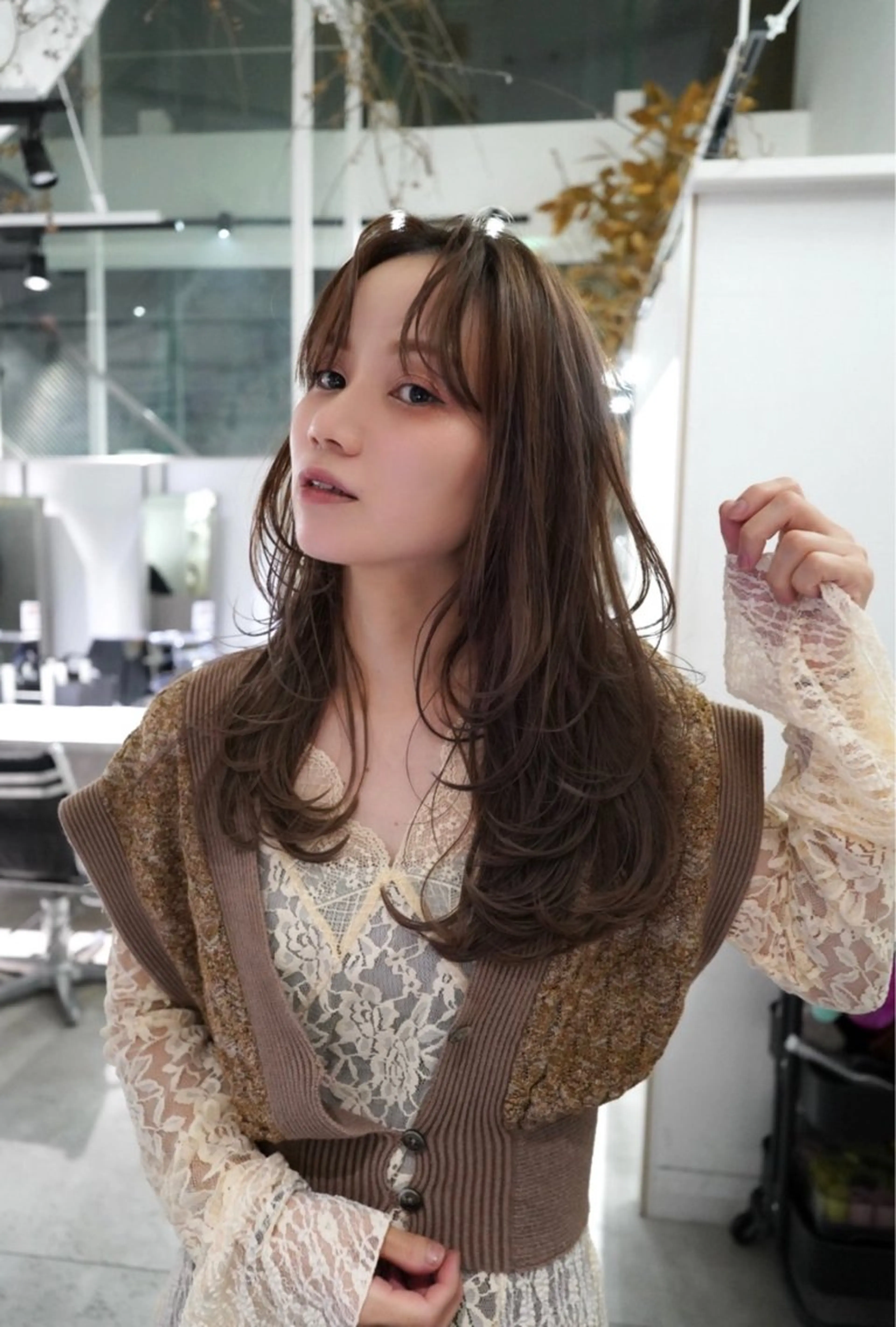 セミロング カラー レイヤーカット カット トリートメント CHERIEブリーチ ダブルカラー　天神のヘアスタイル
