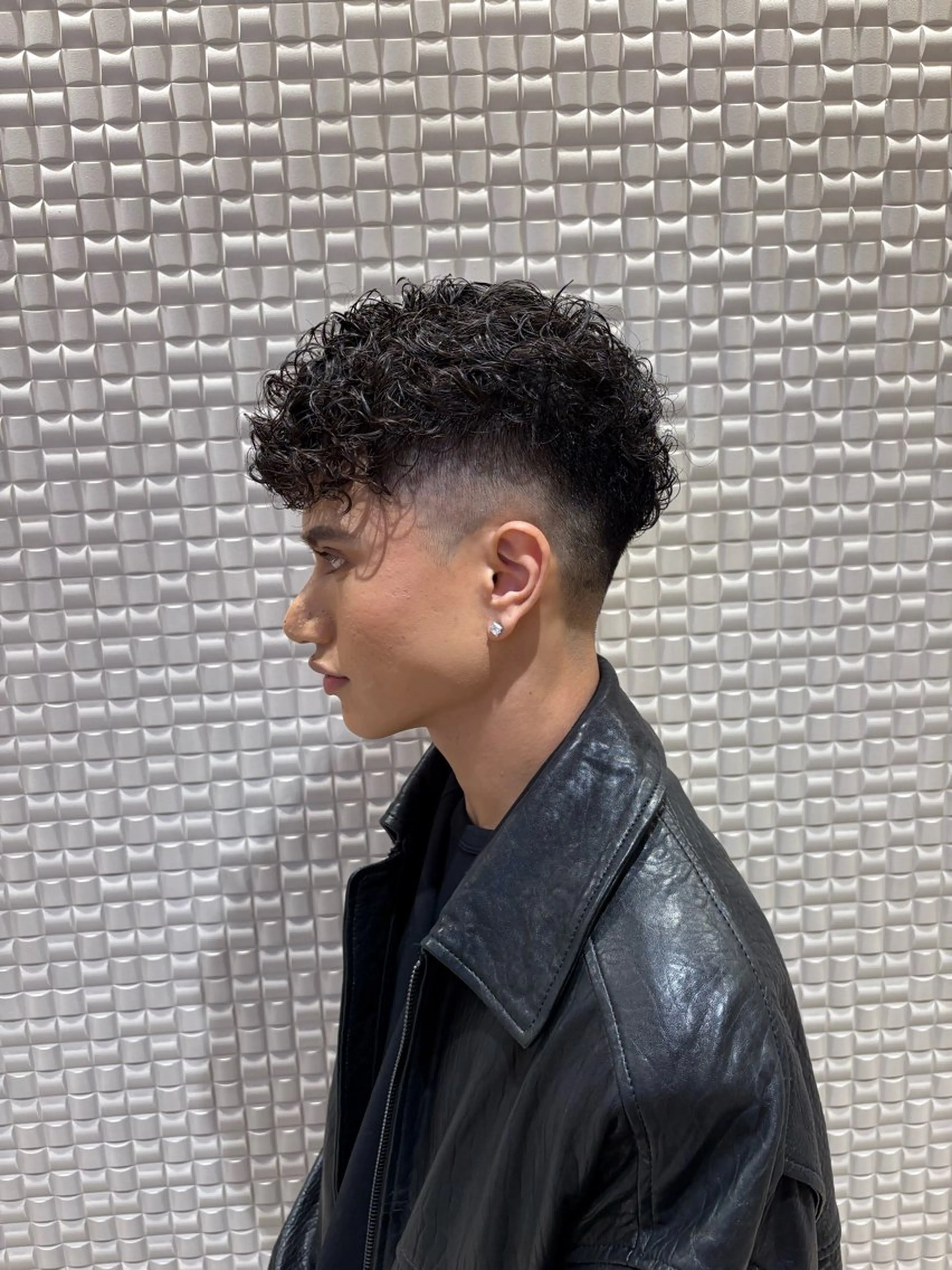 ショート パーマ メンズ スペインカール 外国人風カラー カット パーマ トリートメント ヘアセット 新宿メンズパーマ ヨモギダのヘアスタイル