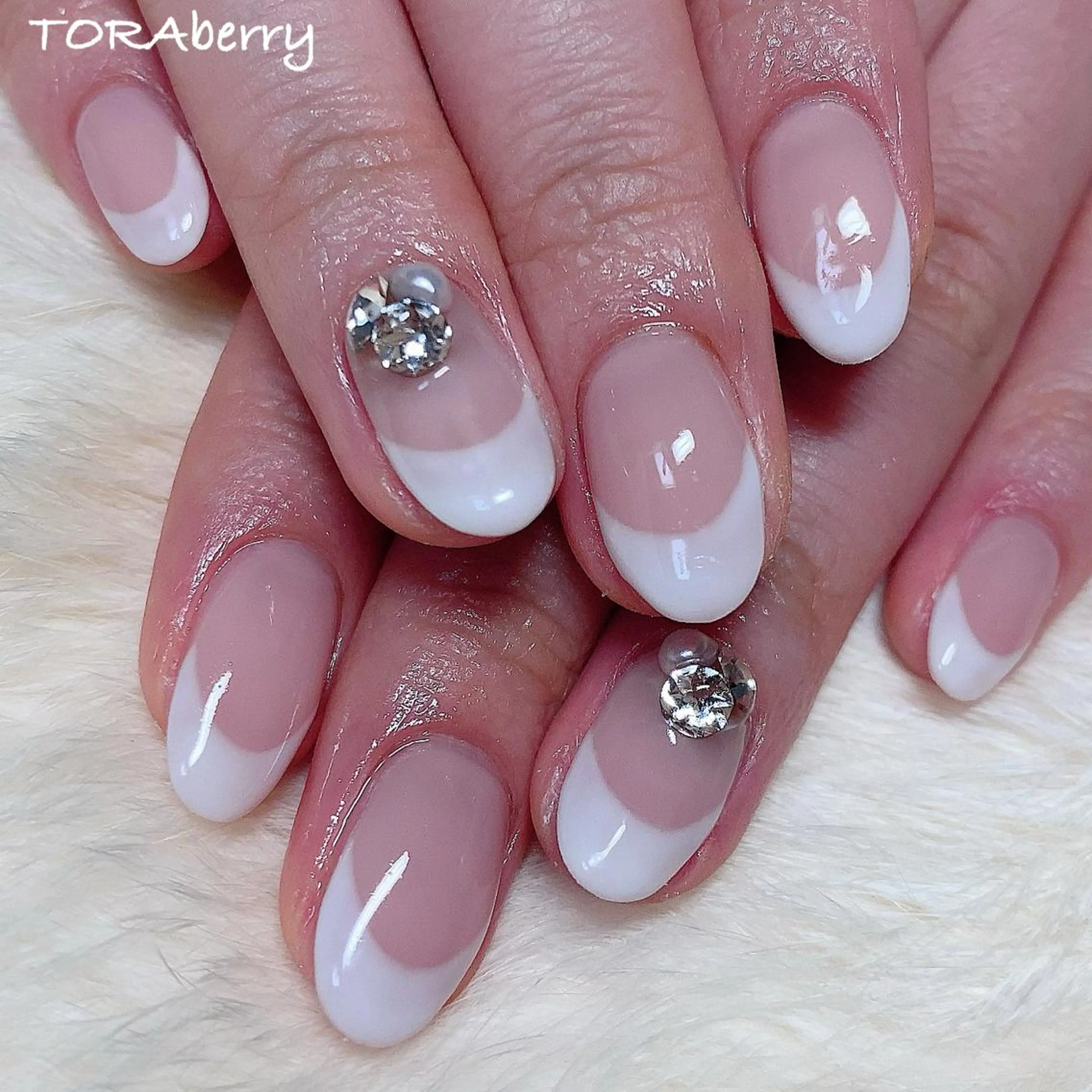 ネイル フレンチネイル ハンドネイル ネイリスト なつみのネイルデザイン