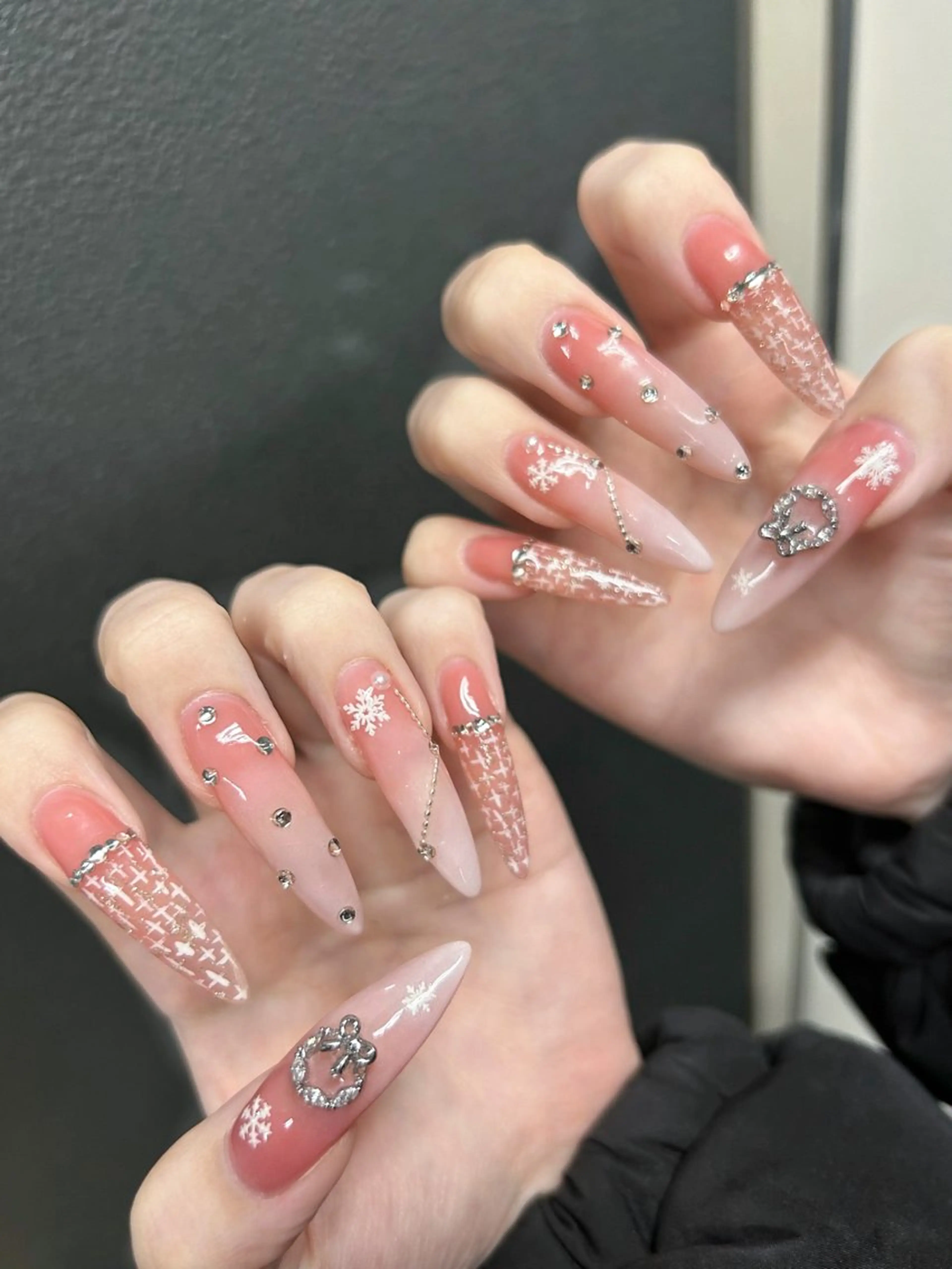 ネイル 韓国ネイル 持ち込み ニュアンスネイル ネイルチップ 冬ネイル LISA ANA.CHUOのネイルデザイン