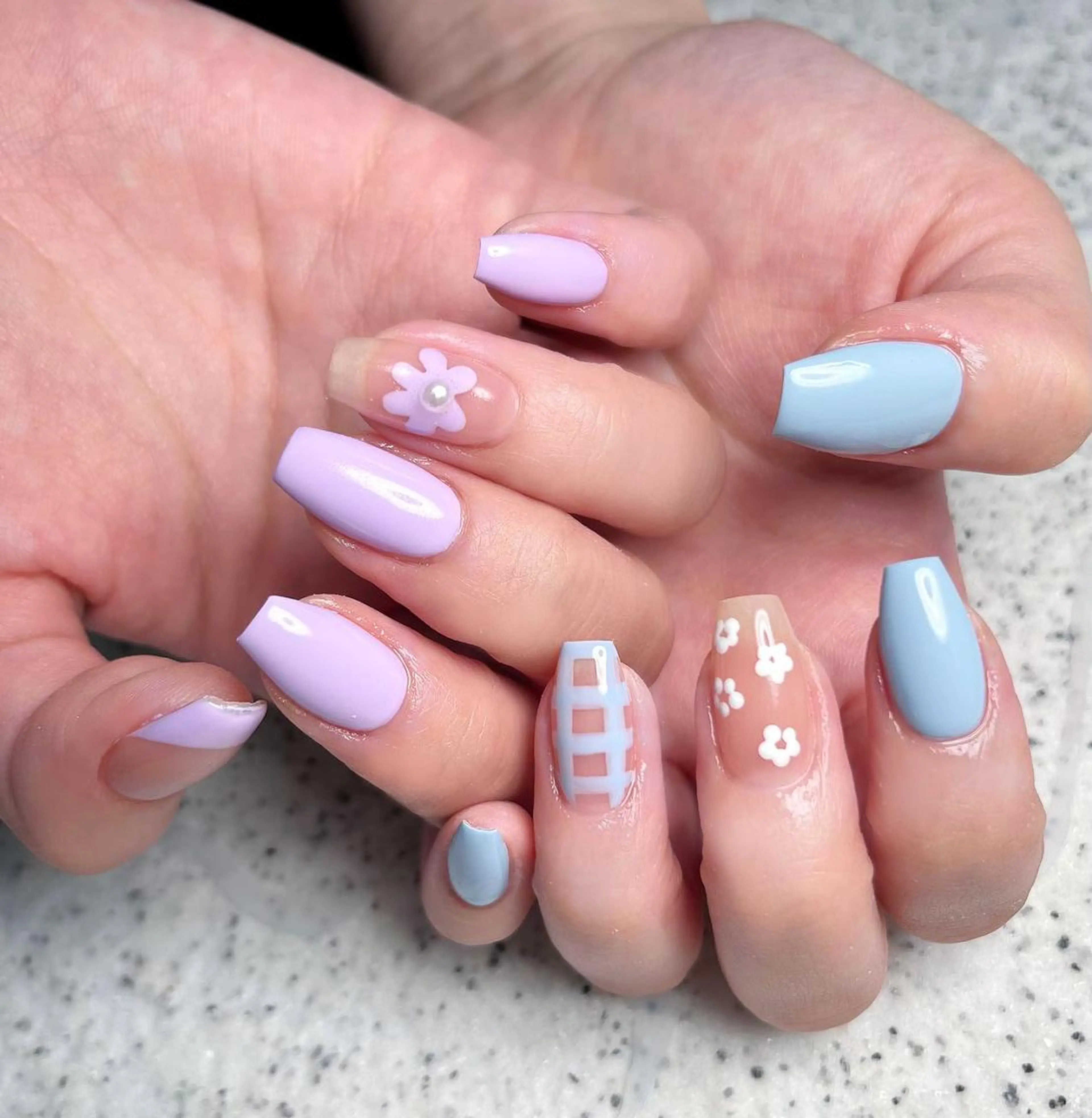 ネイル シンプルネイル Queens マオのネイルデザイン