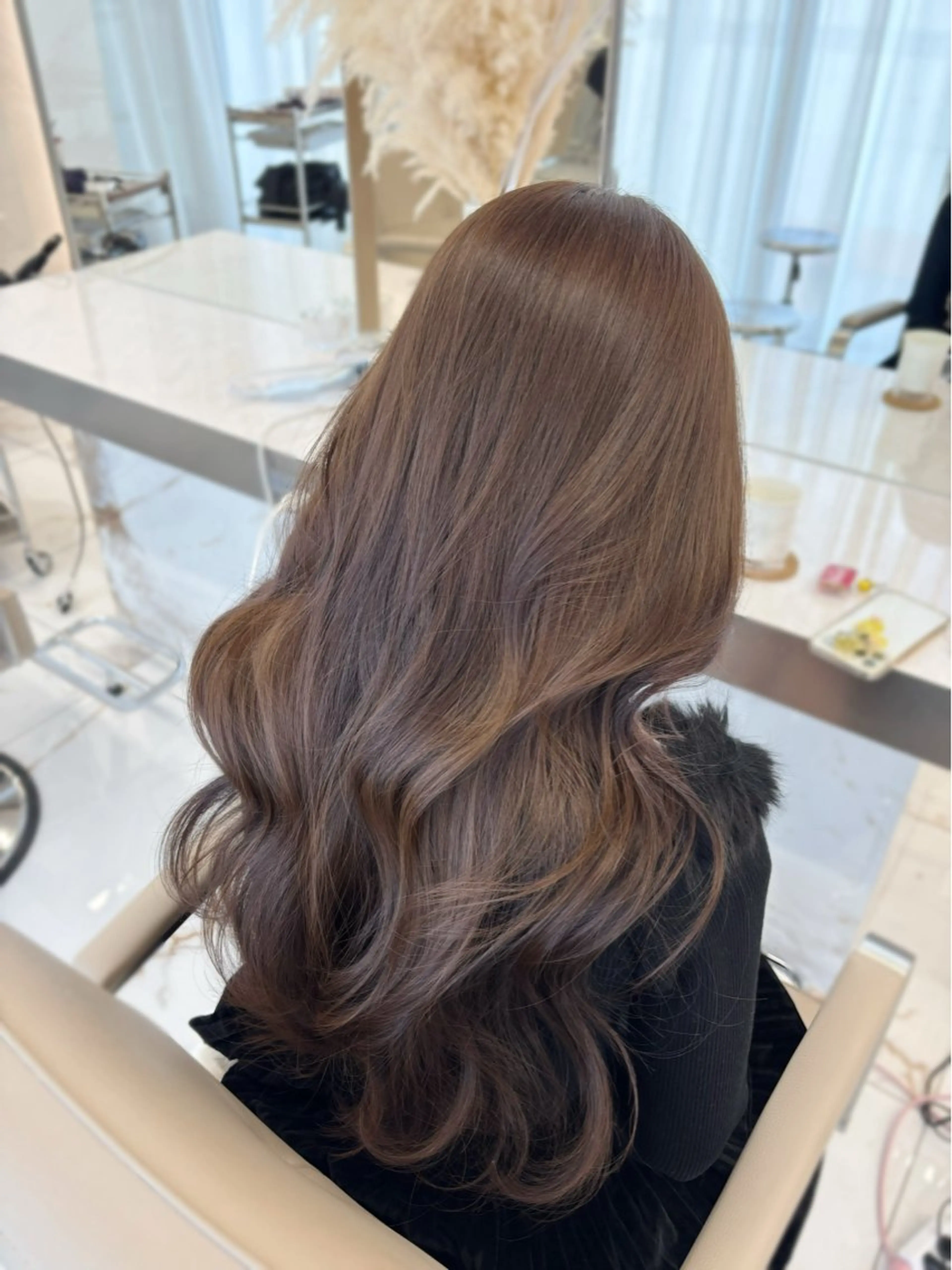 ロング カラー ベージュカラー ダブルカラー レイヤーカット カット ヘアカラー トリートメント chii /ハイレイヤーのヘアスタイル